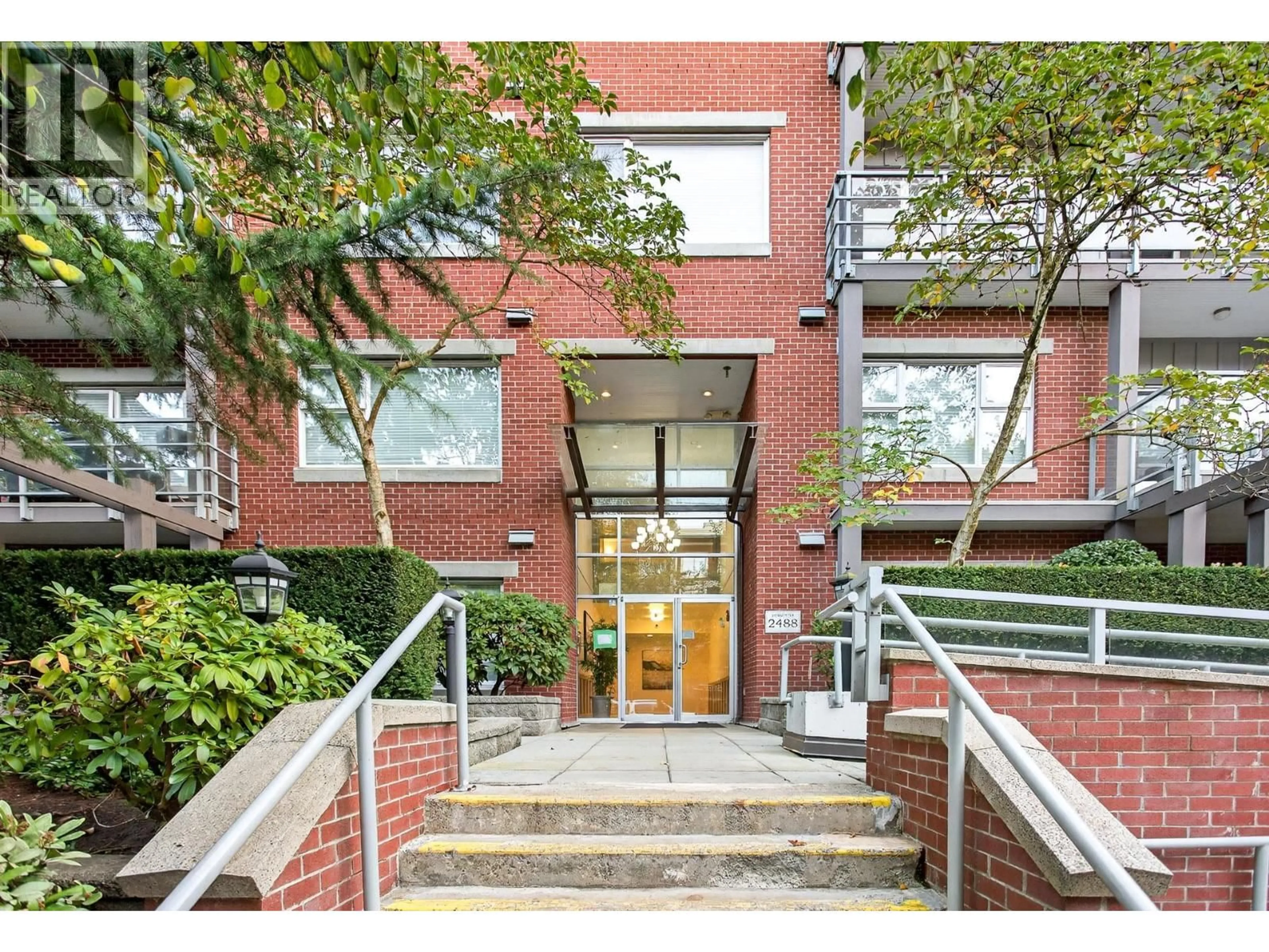 Indoor foyer for 209 - 2488 KELLY AVENUE, Port Coquitlam British Columbia V3C1Y4