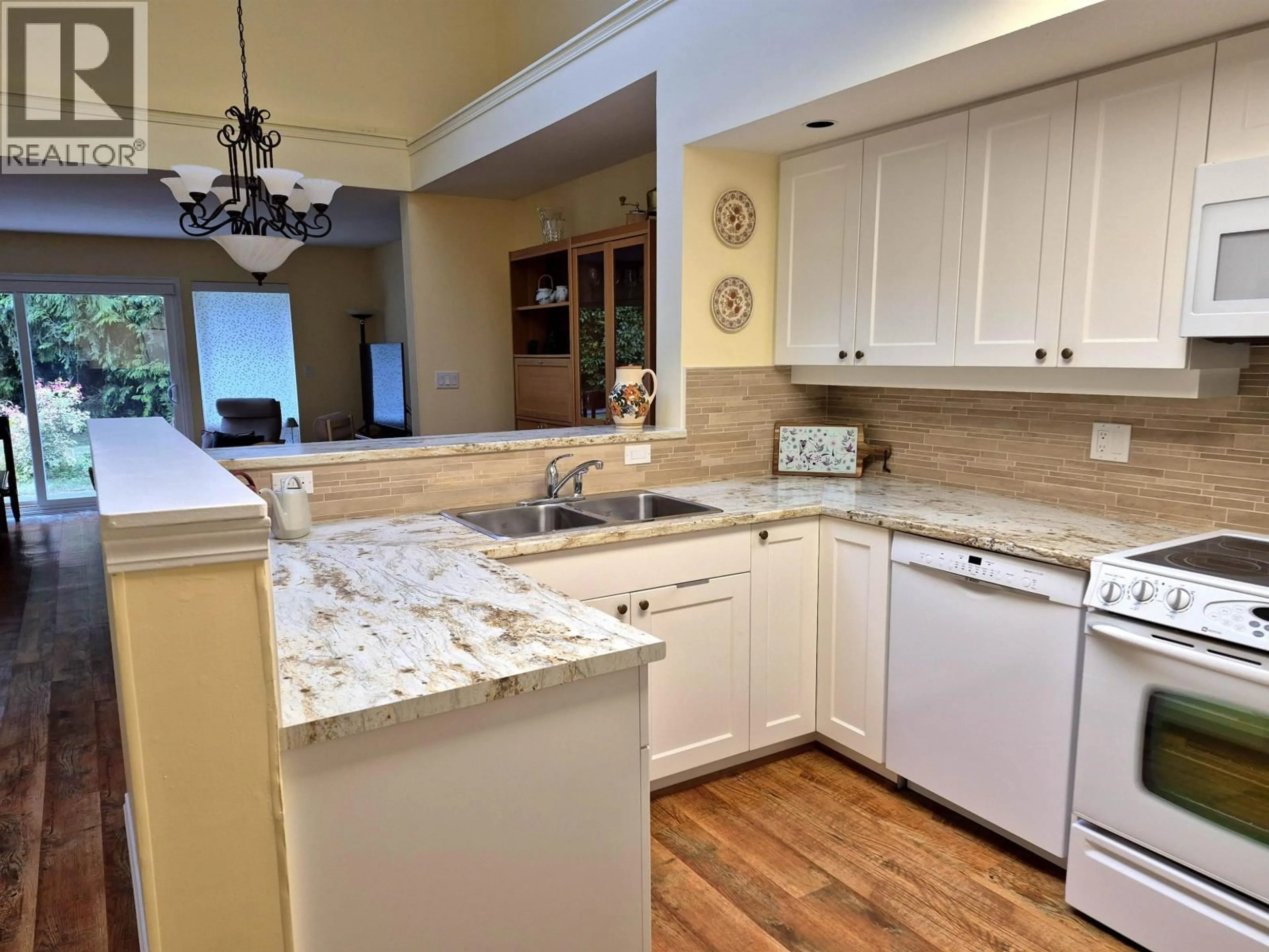 Open concept kitchen, ceramic/tile floor for 12 - 5761 WHARF AVENUE, Sechelt British Columbia V0N3A0