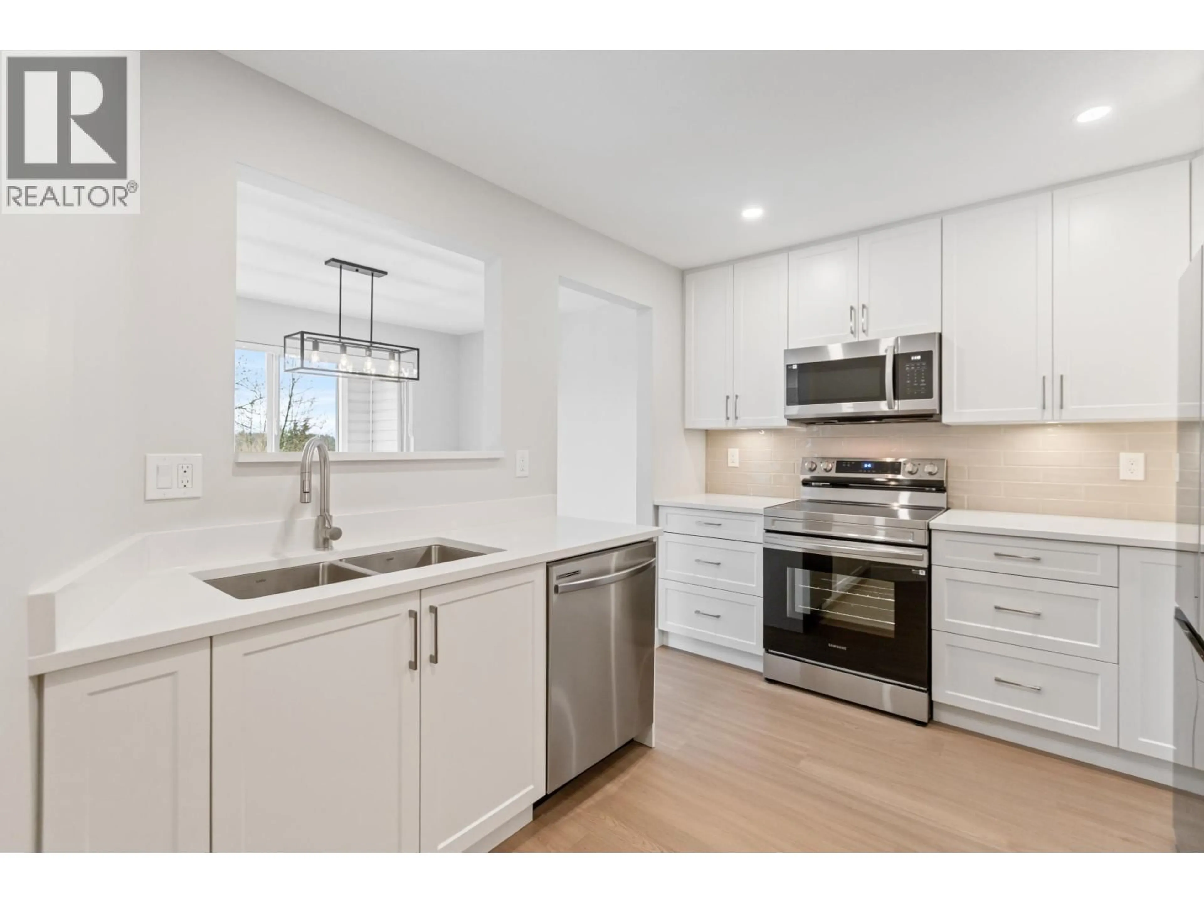 Open concept kitchen, unknown for 225 - 22611 116 AVENUE, Maple Ridge British Columbia V2X0W7