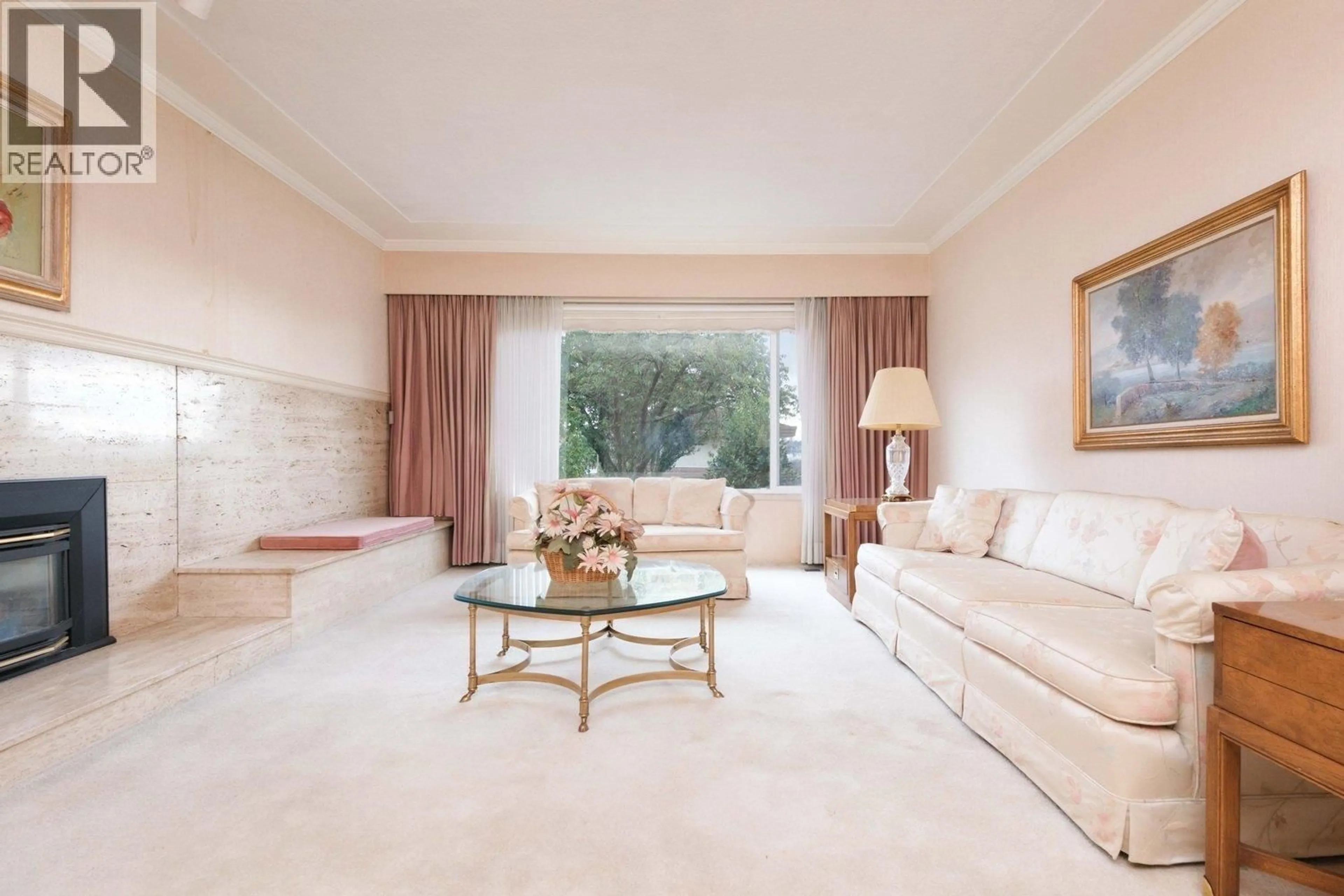 Living room with furniture, unknown for 775 ESMOND AVENUE, Burnaby British Columbia V5C4K4