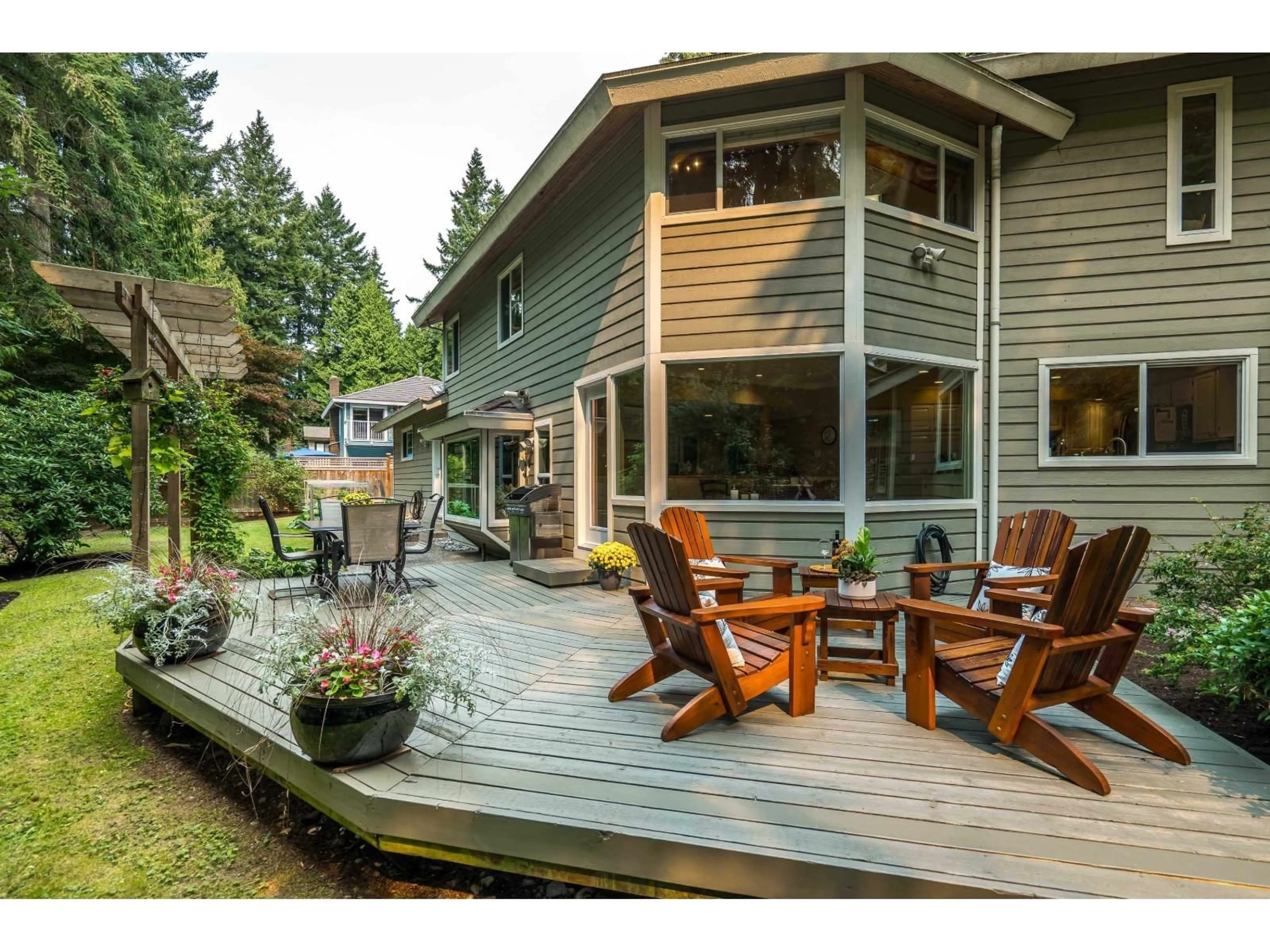 Patio, water/lake/river/ocean view for 13247 17A, Surrey British Columbia V4A6R9