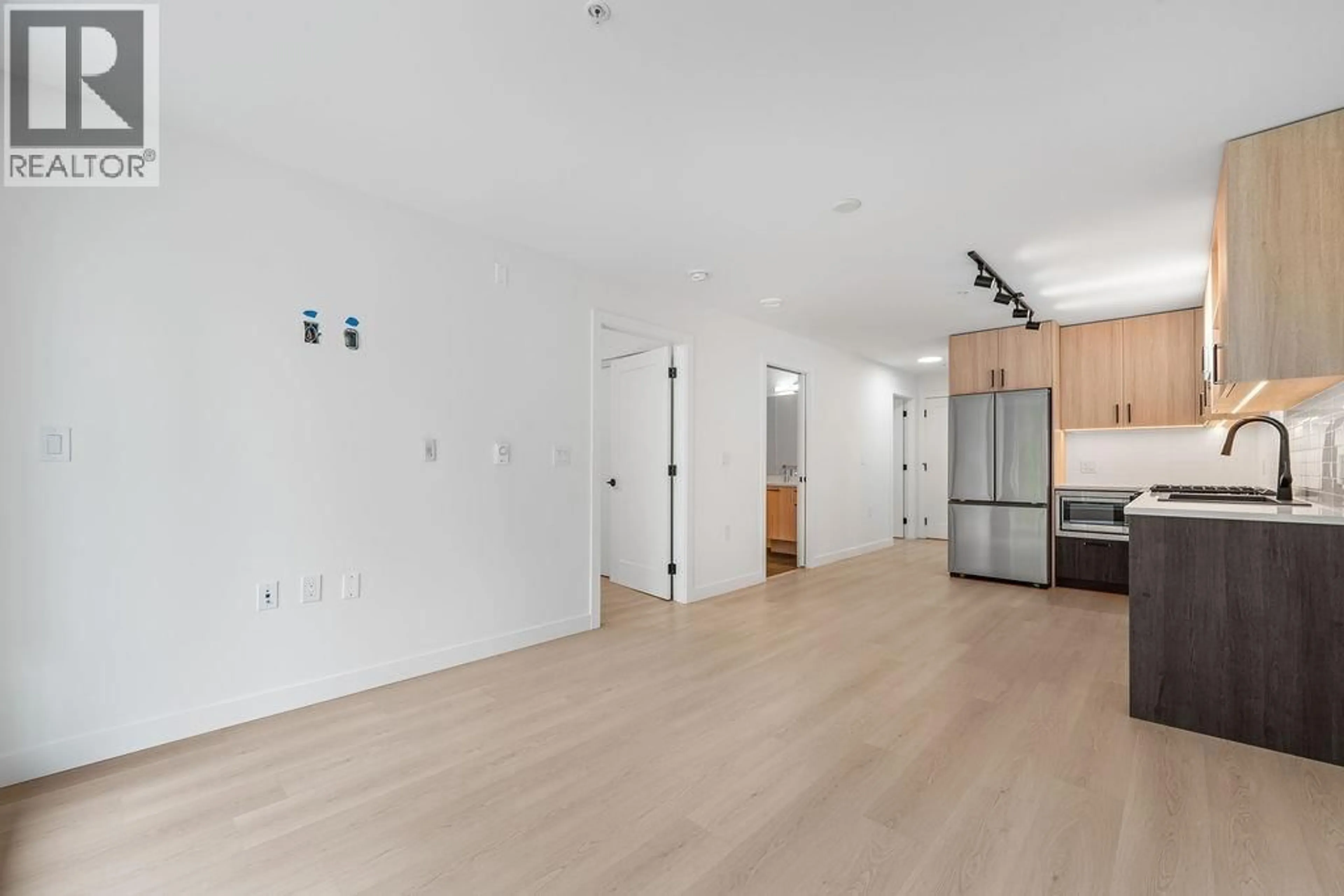 A pic of a room for 402 - 1100 CLARKE ROAD, Port Moody British Columbia V3H0N3