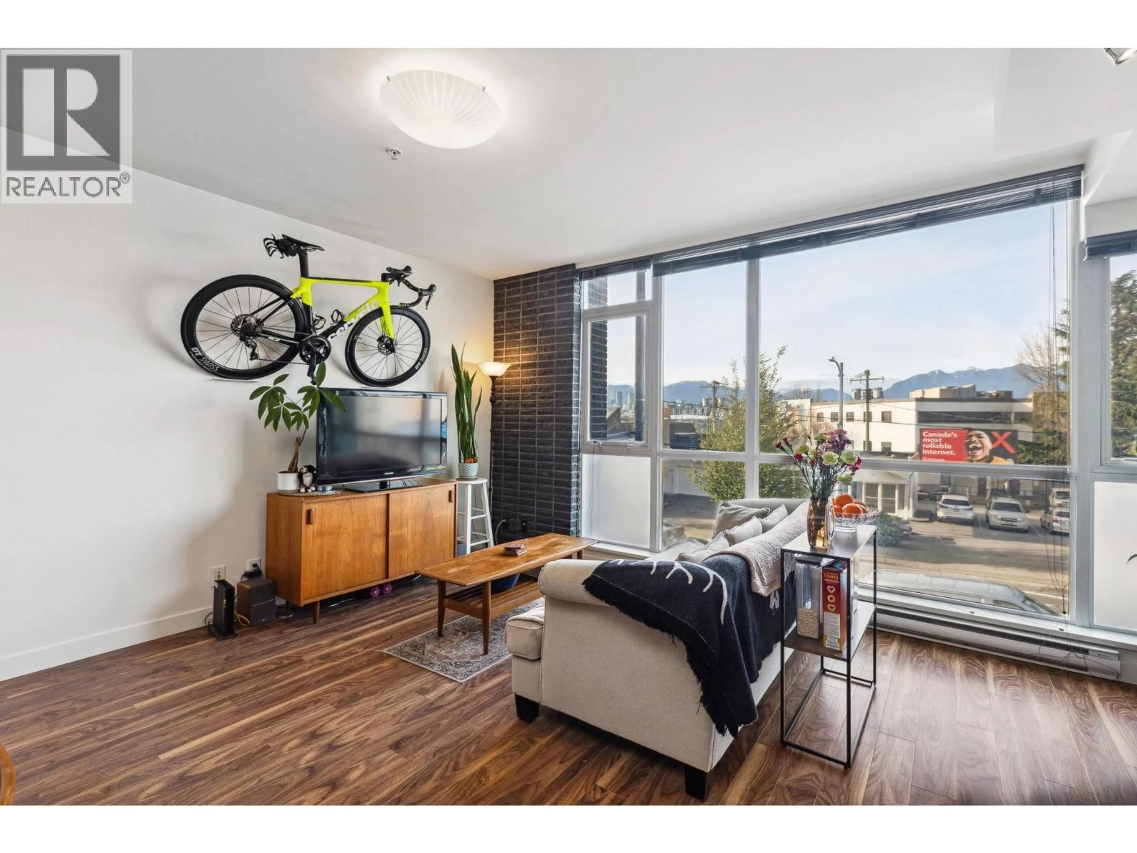 Unknown for 213 - 2511 QUEBEC STREET, Vancouver British Columbia V5T0B6