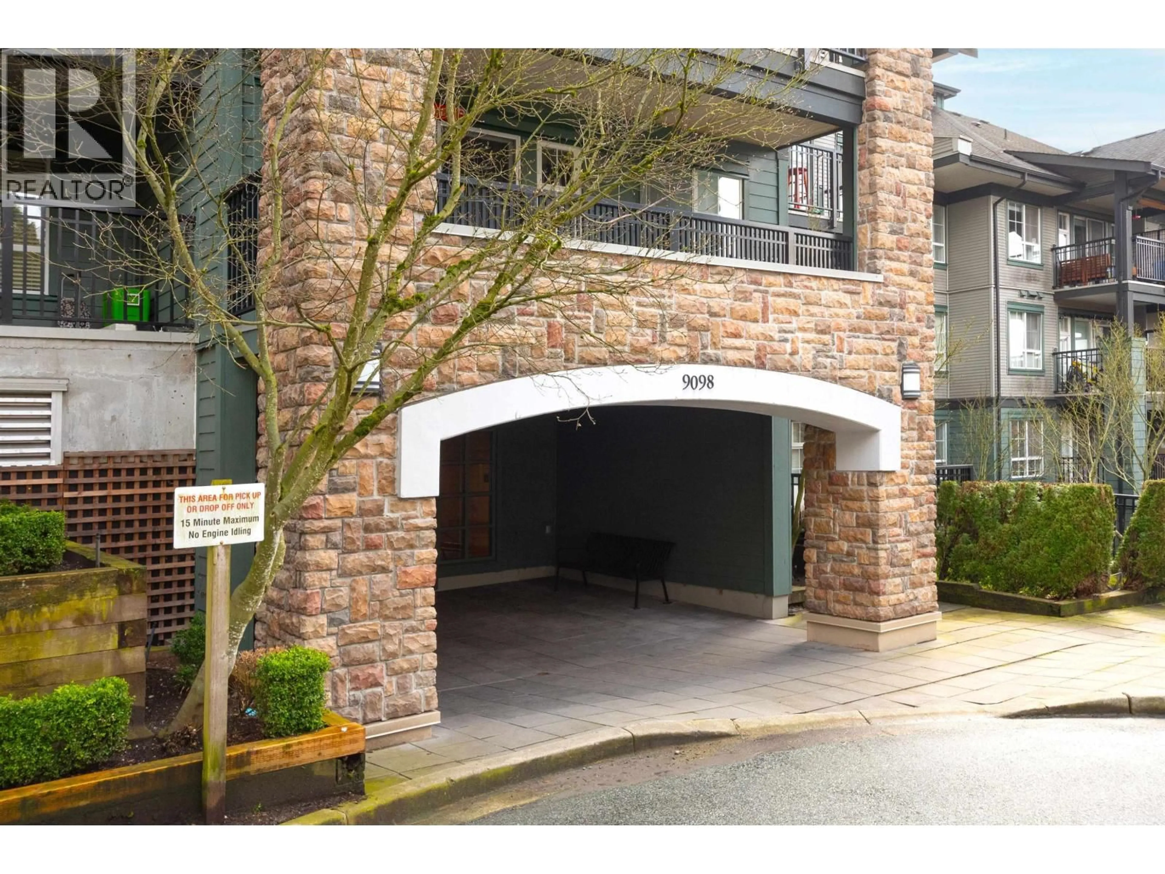 Indoor garage for 213 - 9098 HALSTON COURT, Burnaby British Columbia V3N0A6