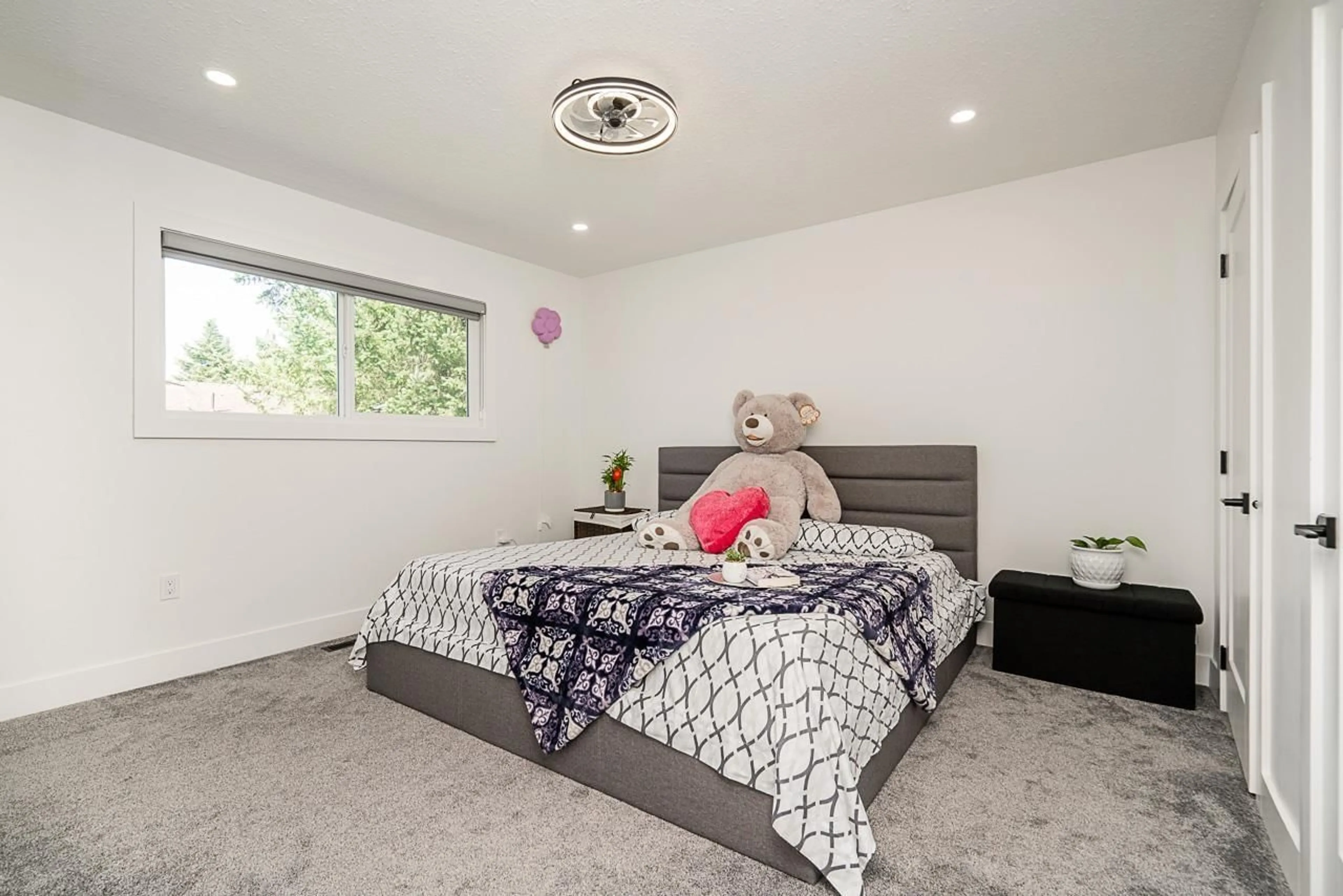 Bedroom with bed, unknown for 17233 60, Surrey British Columbia V3S1T7