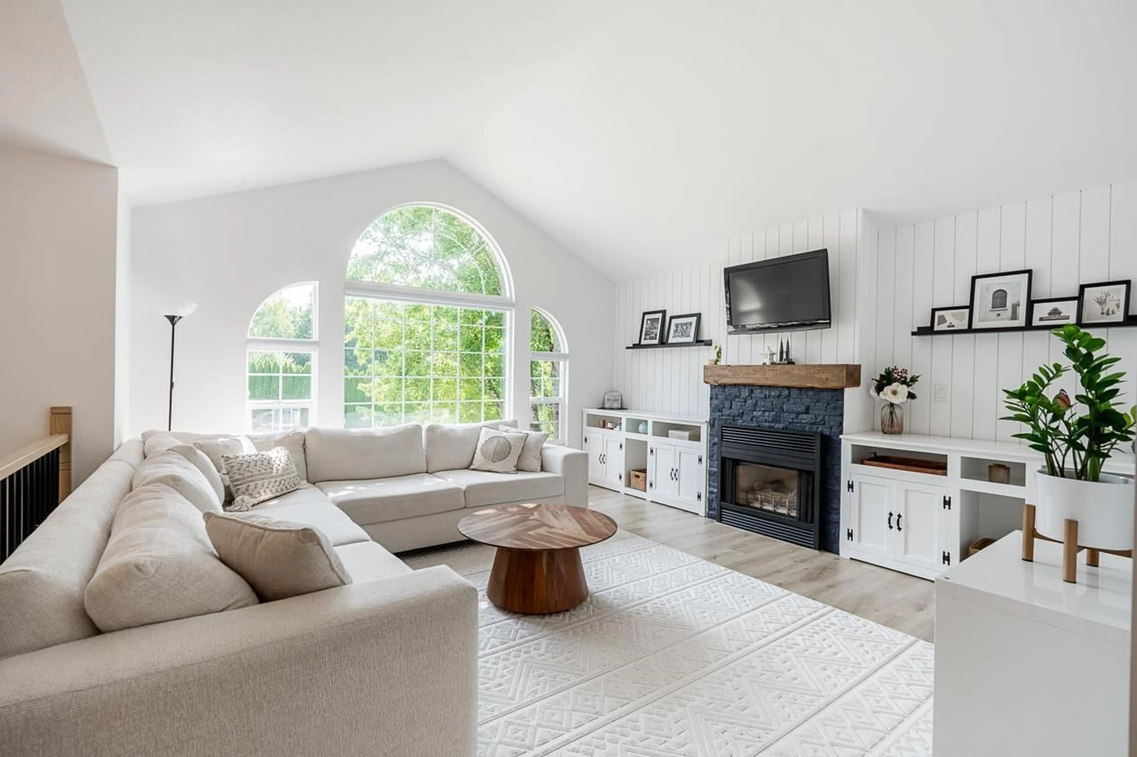 Living room with furniture, unknown for 3770 LATIMER, Abbotsford British Columbia V2S7K3