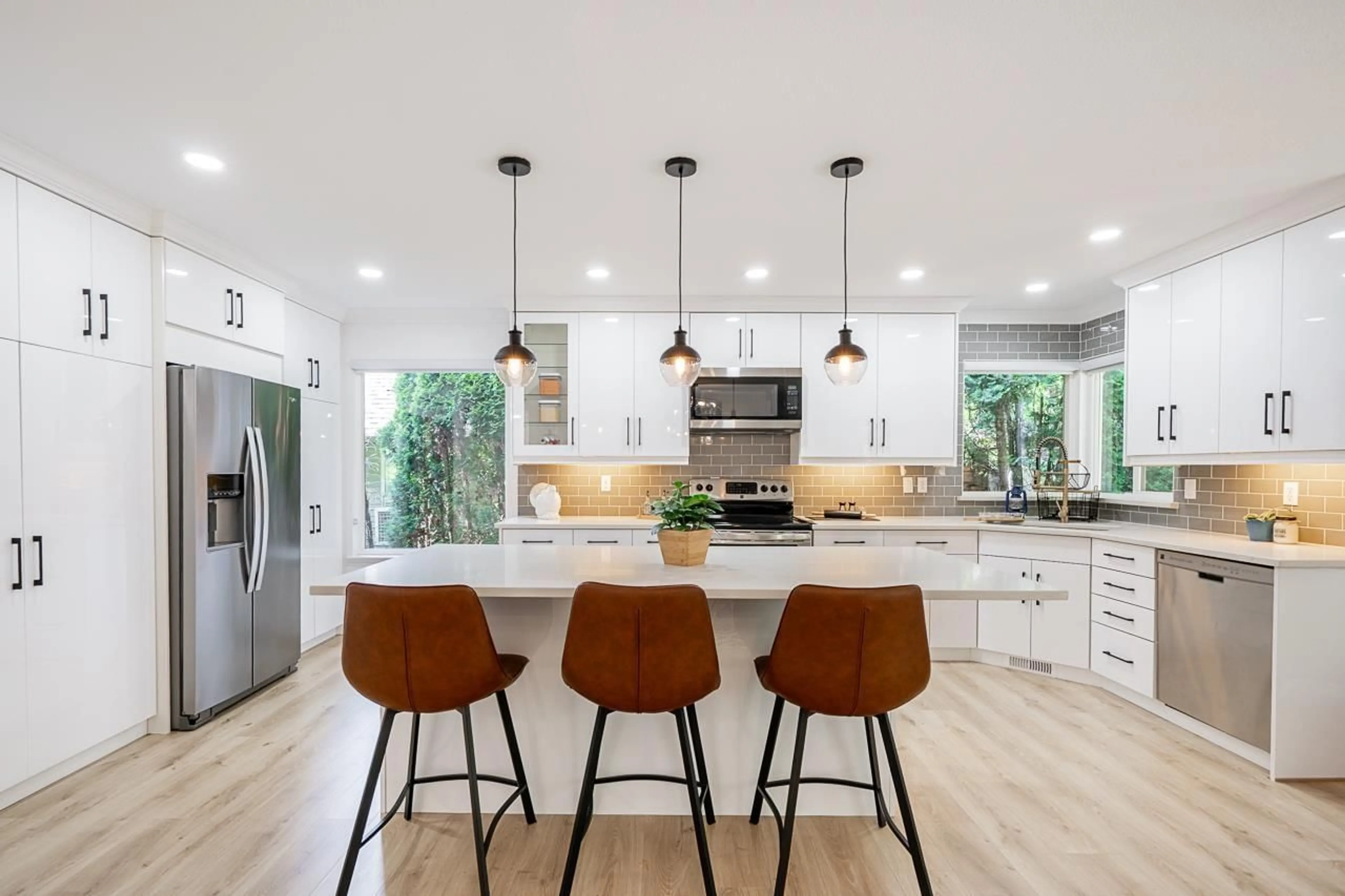 Open concept kitchen, unknown for 3770 LATIMER, Abbotsford British Columbia V2S7K3