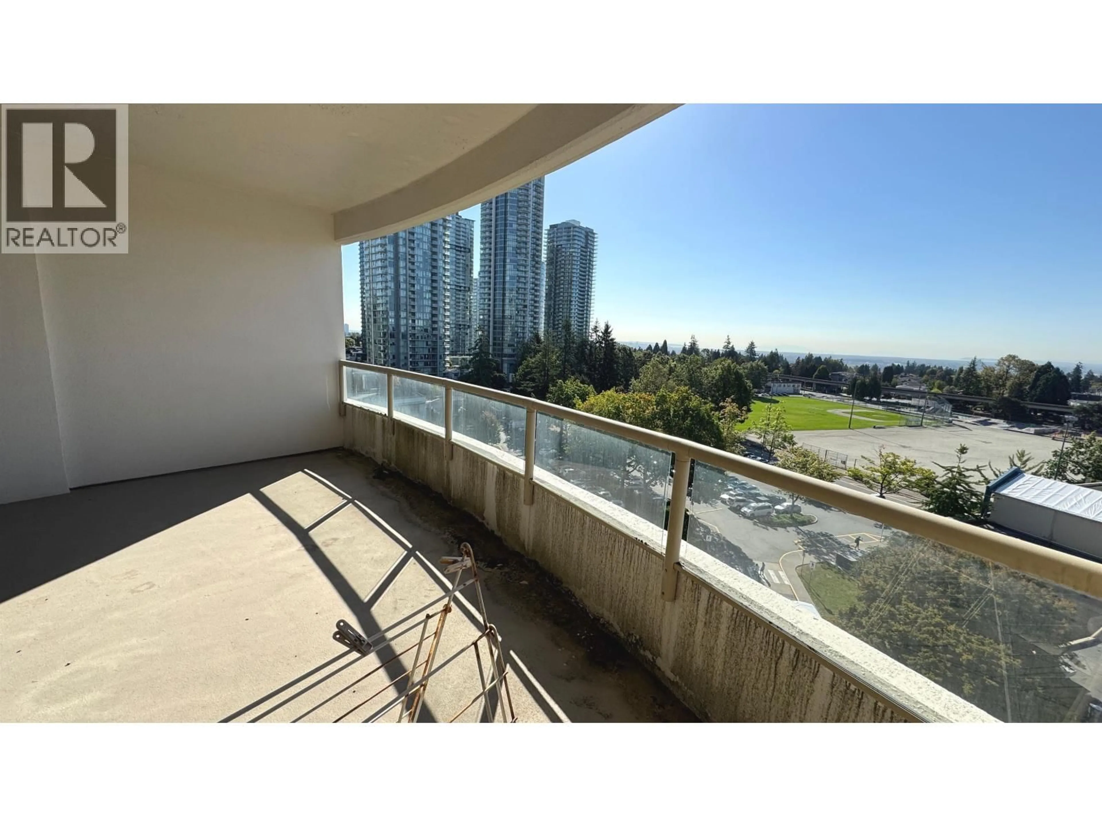Balcony in the apartment, city buildings view from balcony for 903 - 4830 BENNETT STREET, Burnaby British Columbia V5H4P6