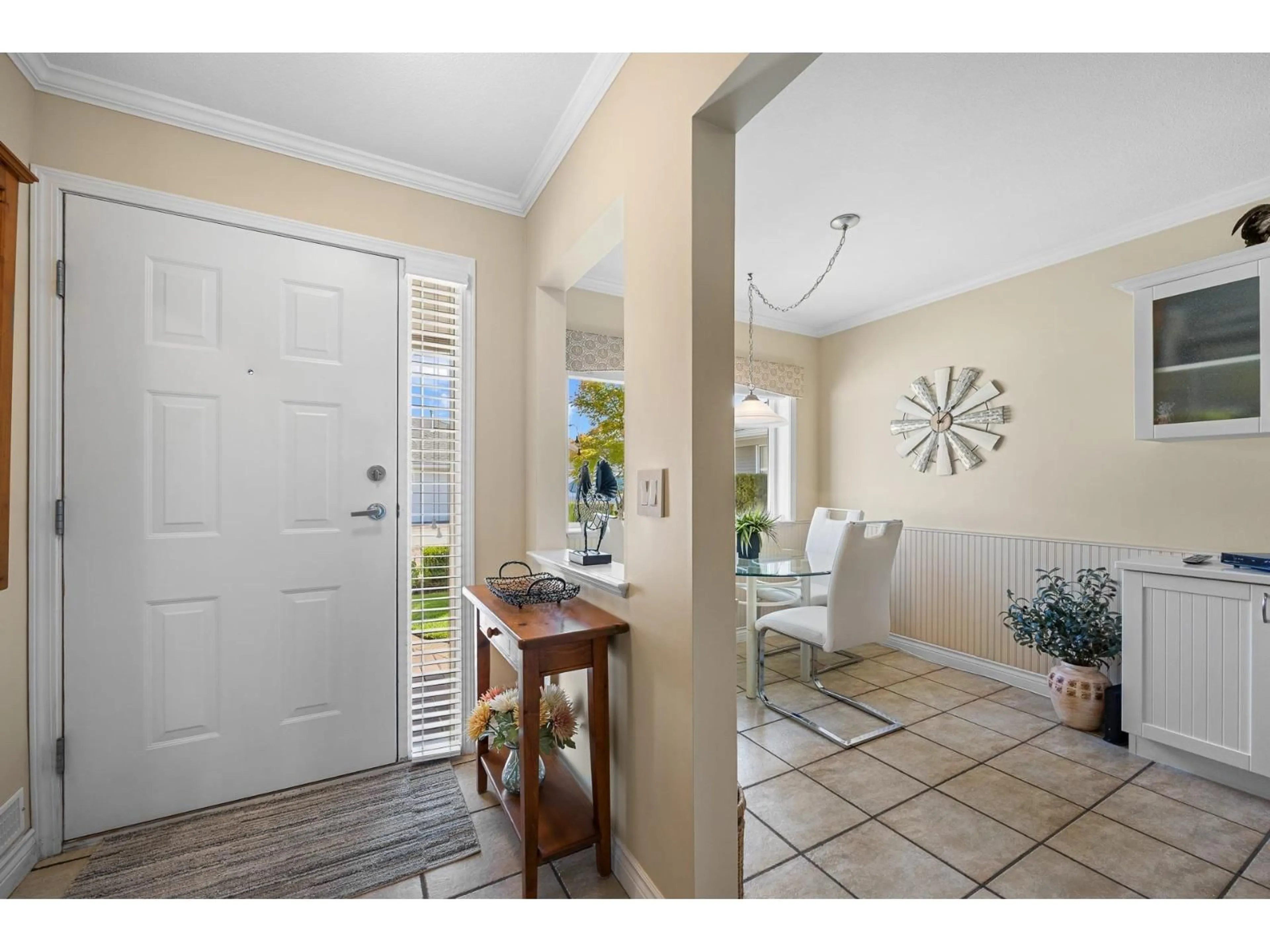 Indoor entryway for 10 - 17516 4, Surrey British Columbia V3Z0R9