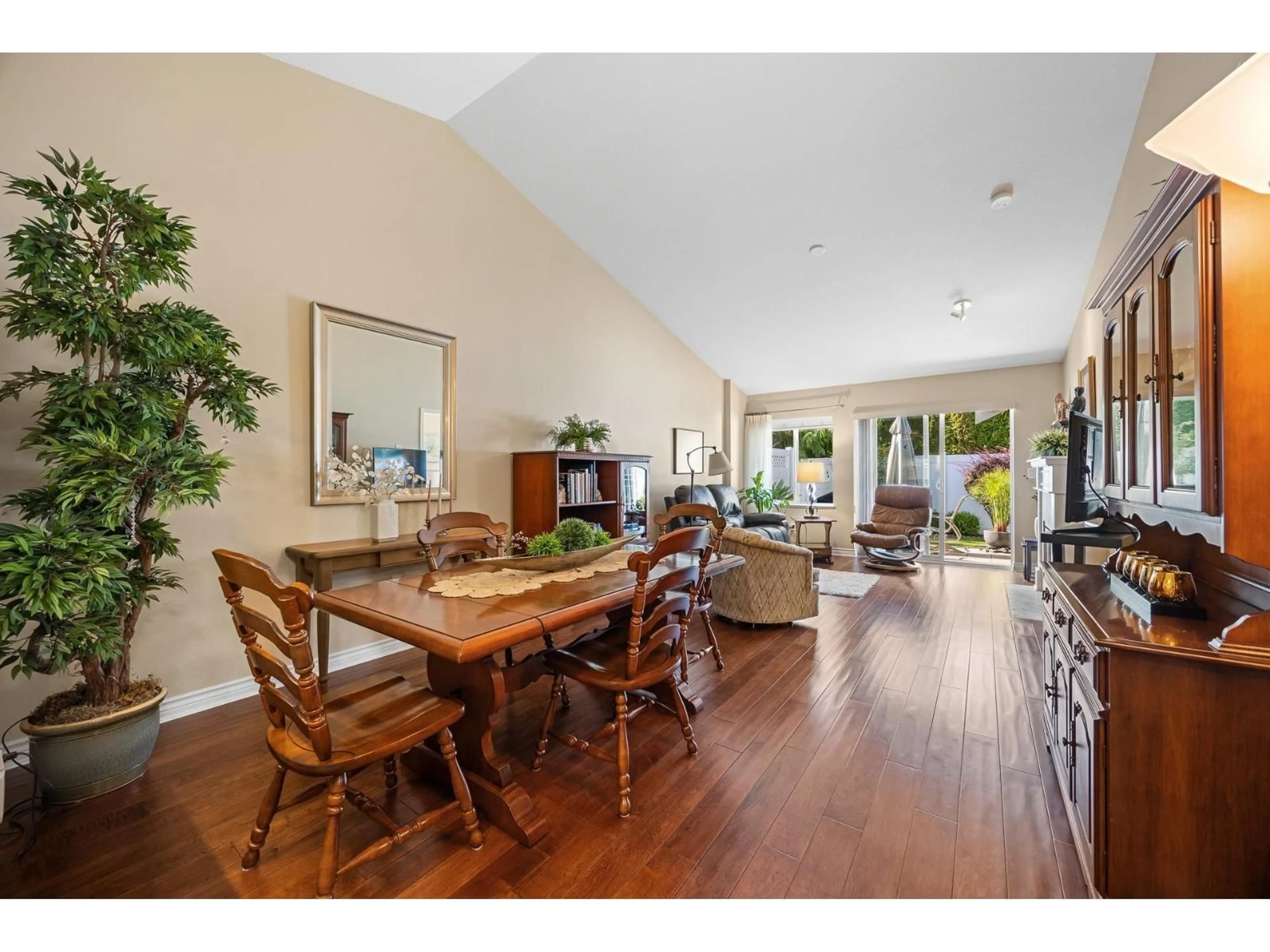 Dining room, wood/laminate floor for 10 - 17516 4, Surrey British Columbia V3Z0R9