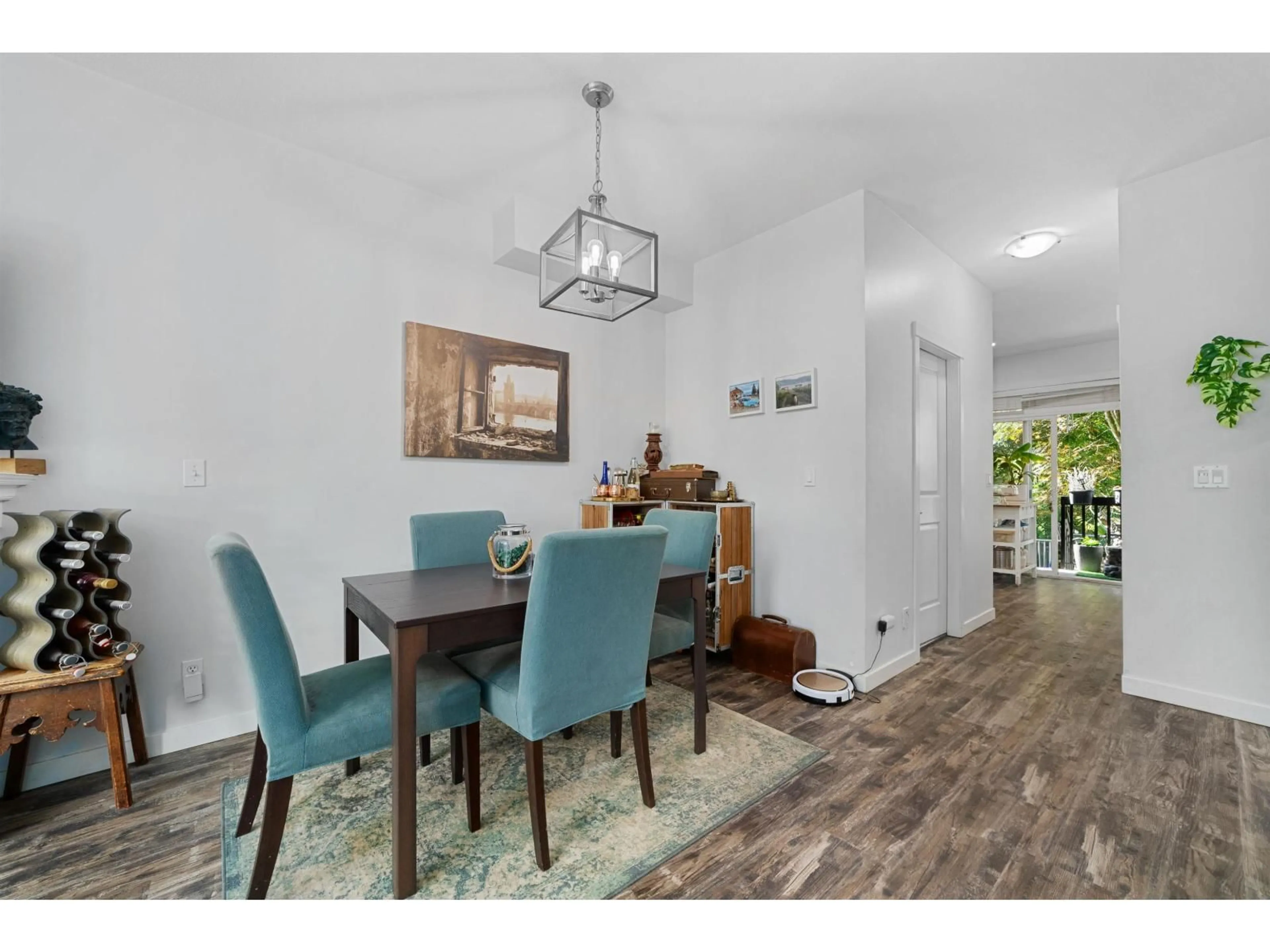 Dining room, wood/laminate floor for 31 - 16789 60, Surrey British Columbia V3S1S8
