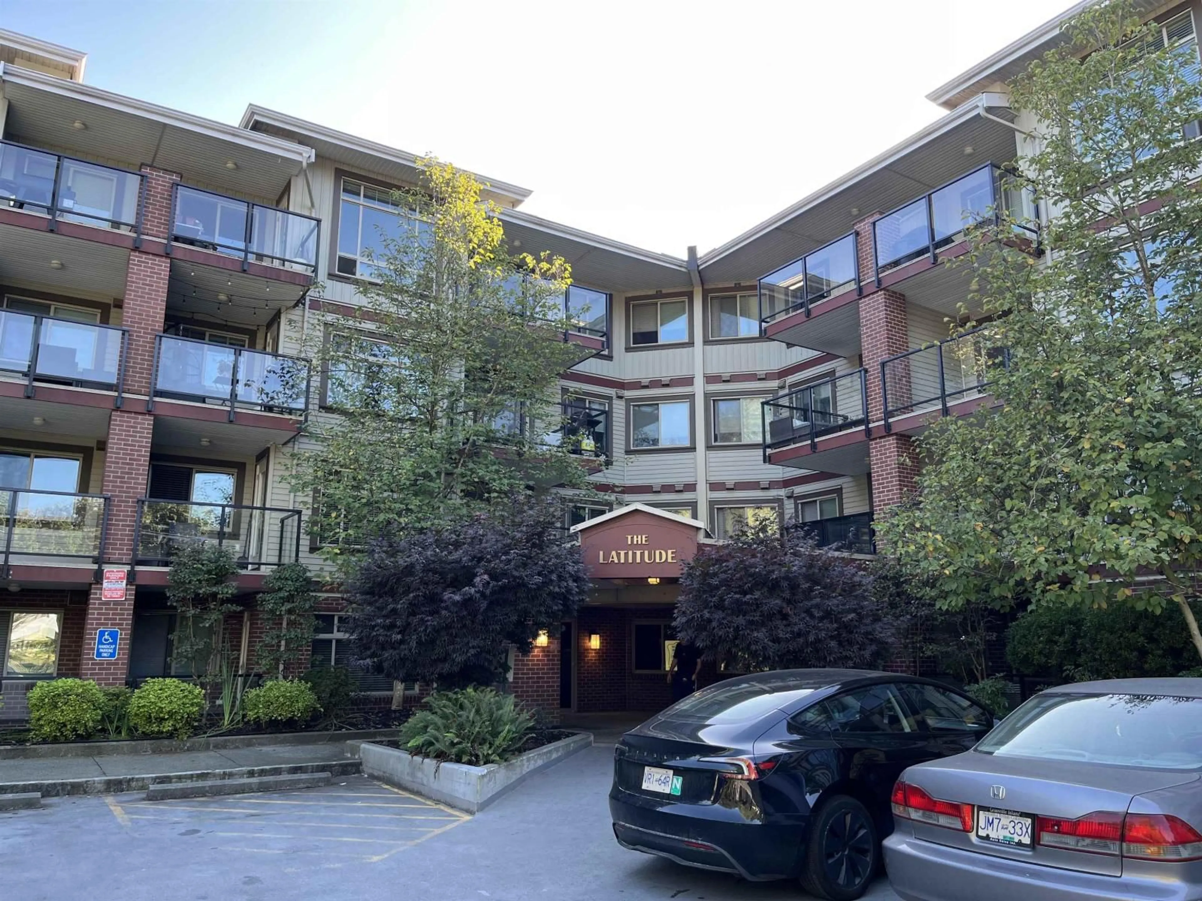 A pic from outside/outdoor area/front of a property/back of a property/a pic from drone, unknown for 234 - 2233 MCKENZIE, Abbotsford British Columbia V2S4A1