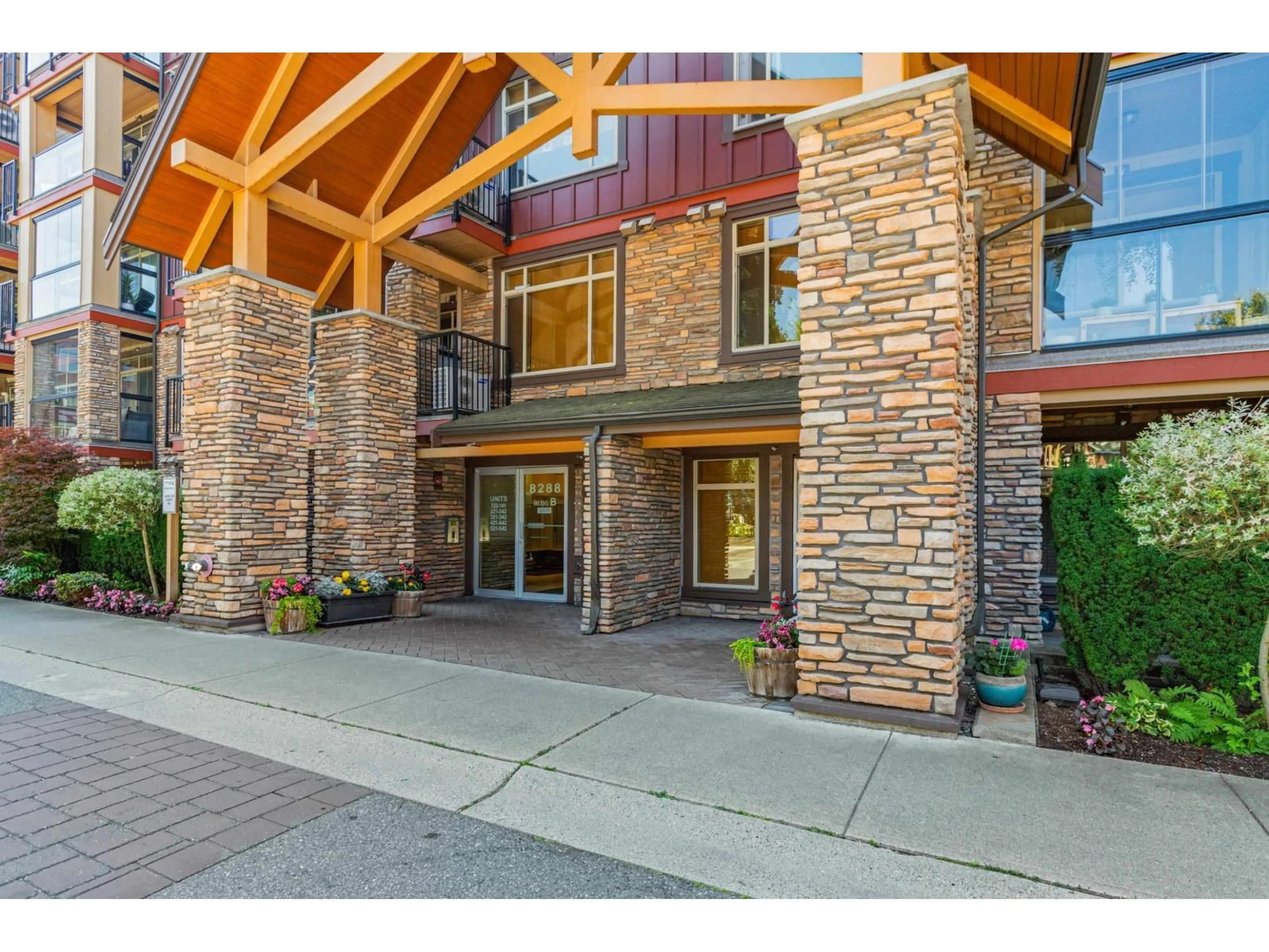Indoor foyer for 542 - 8288 207A, Langley British Columbia V2Y0L2
