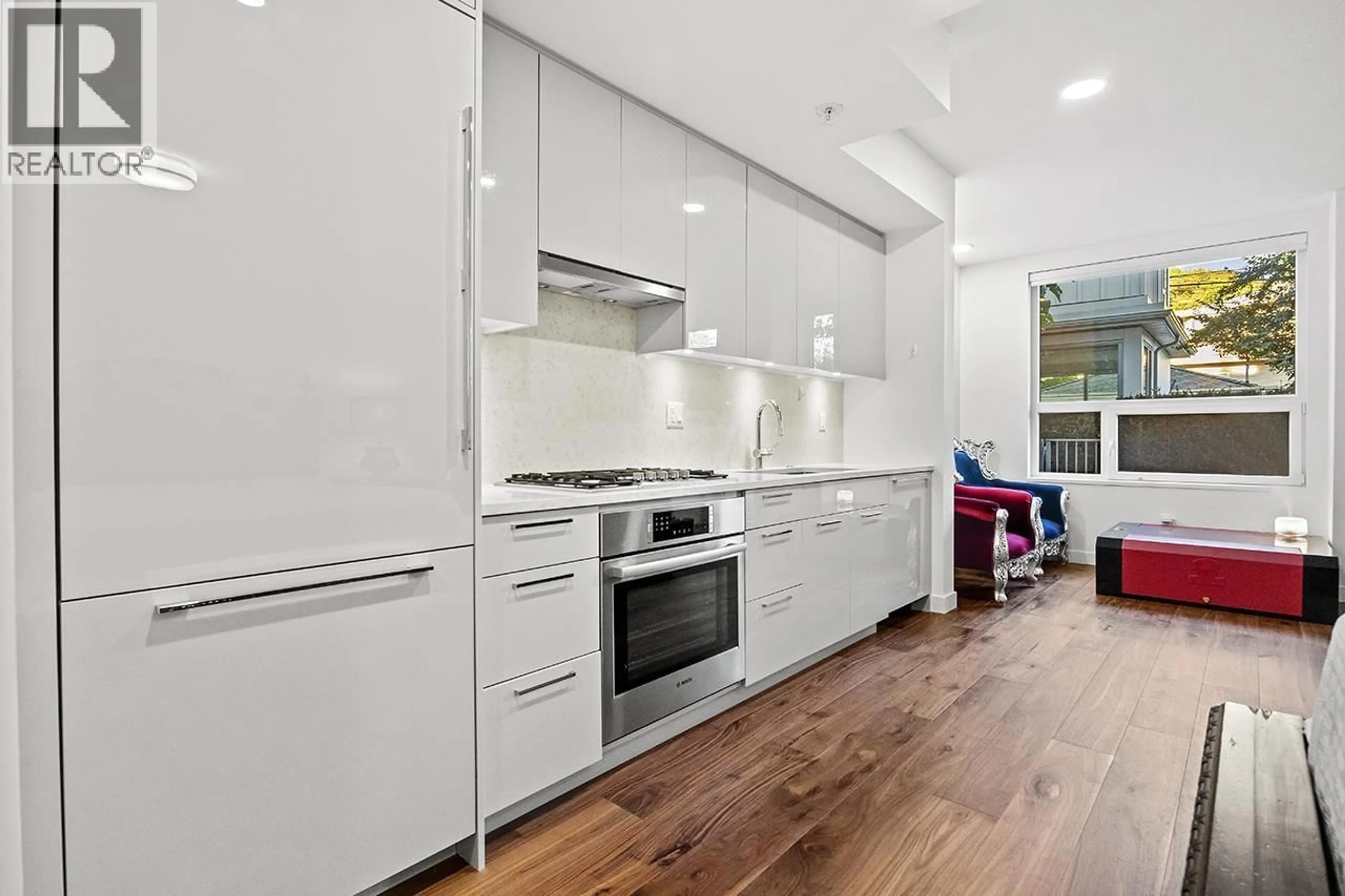 Contemporary kitchen, unknown for 104 - 5058 CAMBIE STREET, Vancouver British Columbia V5Z2Z5