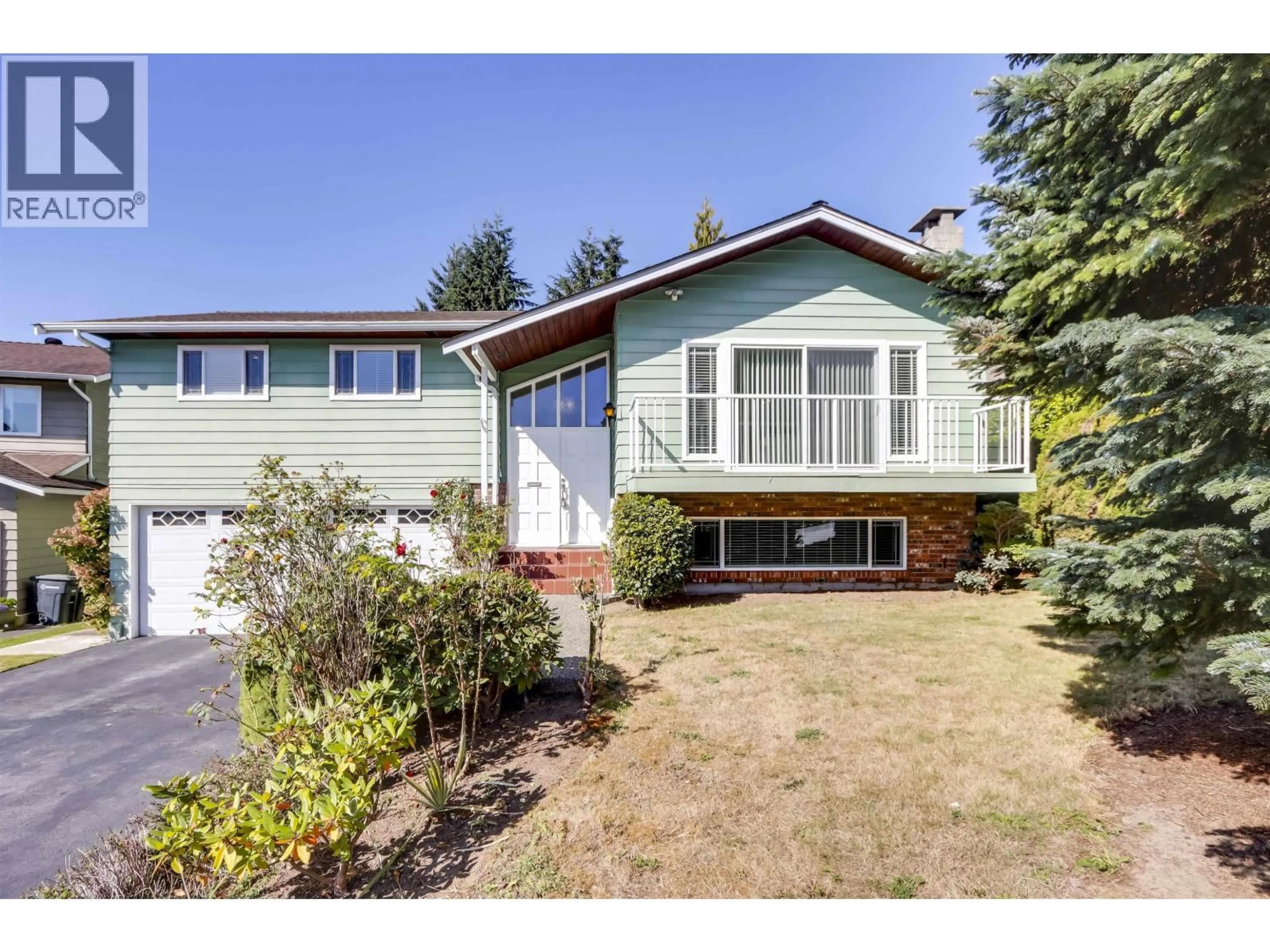 Home with vinyl exterior material, street for 2141 DAUPHIN PLACE, Burnaby British Columbia V5B4G8