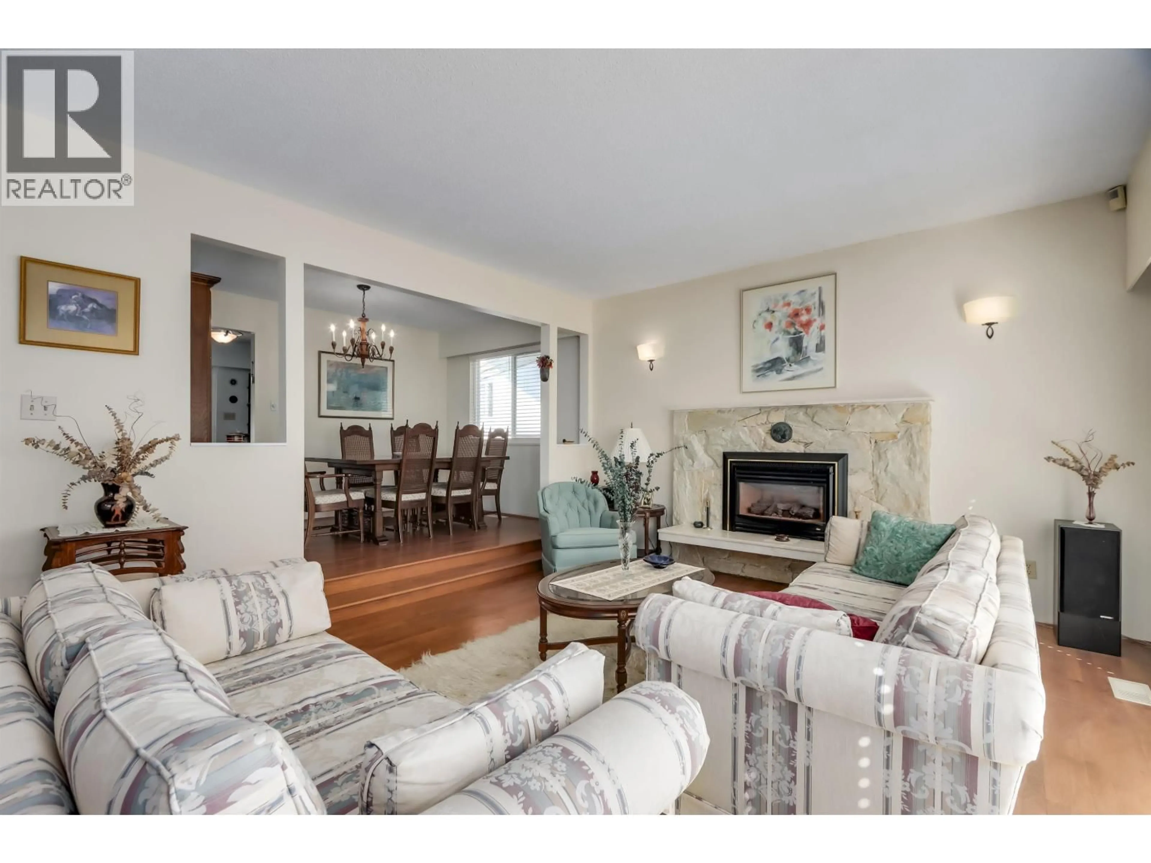 Living room with furniture, unknown for 2141 DAUPHIN PLACE, Burnaby British Columbia V5B4G8