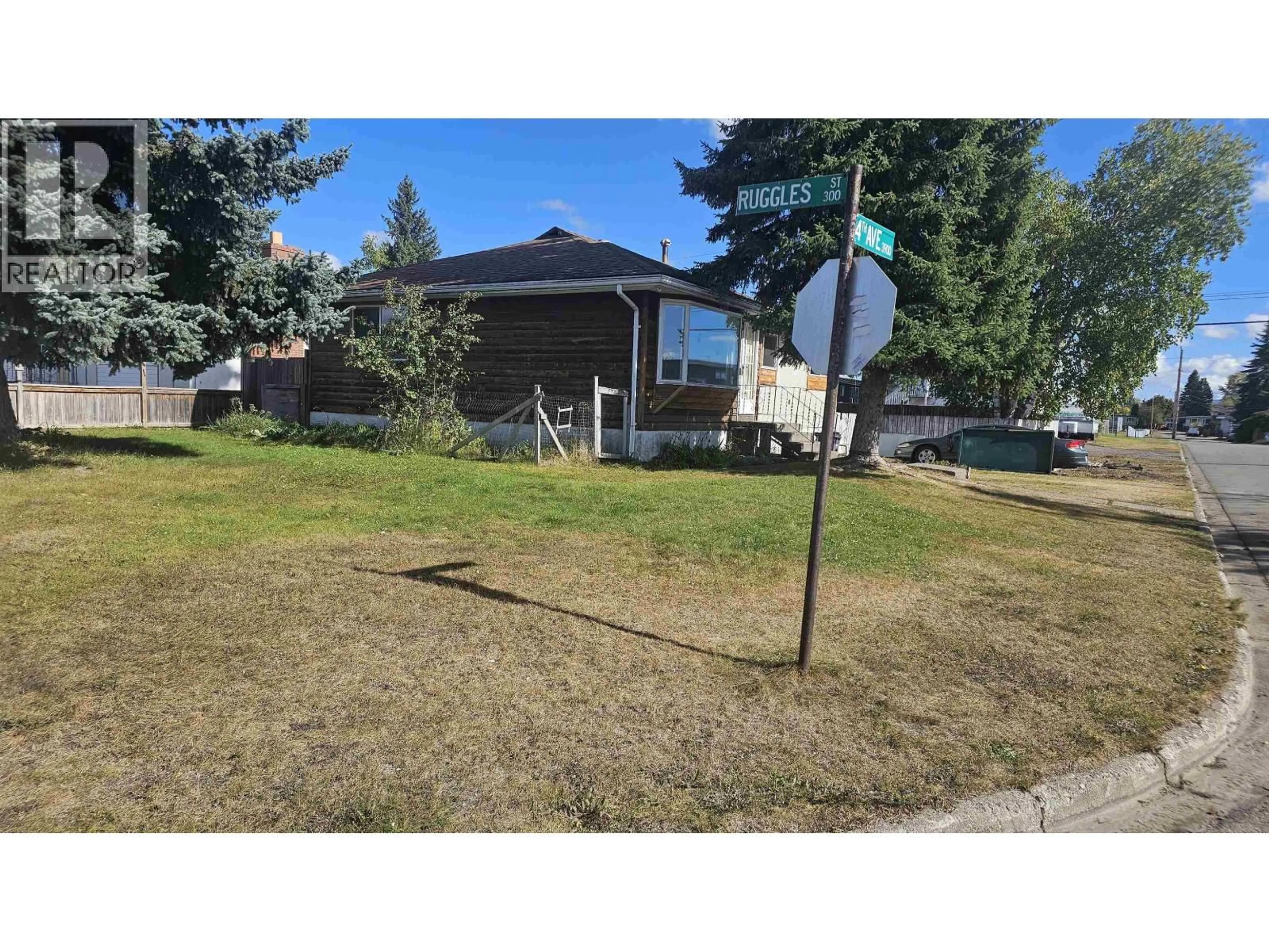 A pic from outside/outdoor area/front of a property/back of a property/a pic from drone, street for 3962 4TH AVENUE, Prince George British Columbia V1M1J4