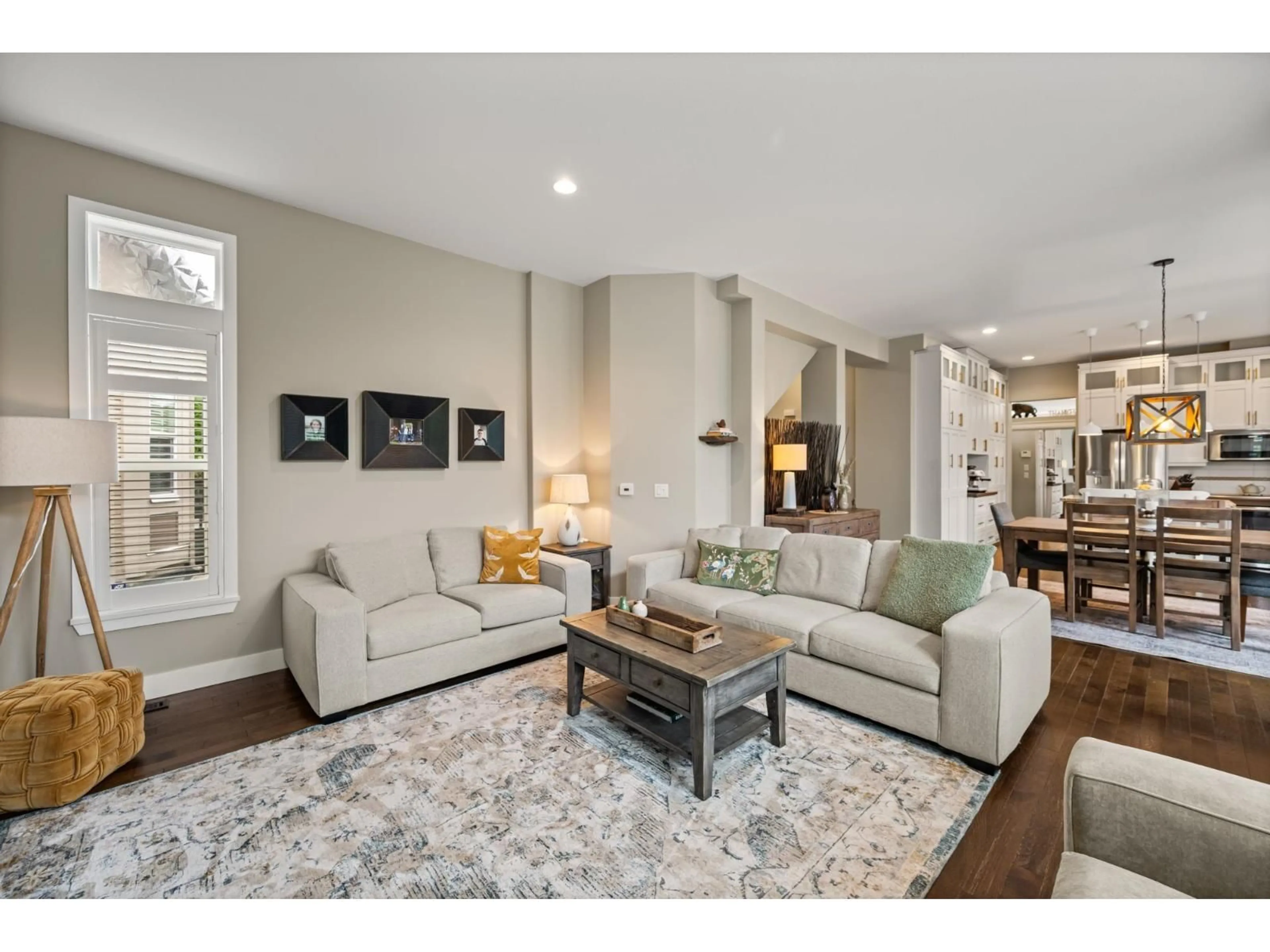 Living room with furniture, unknown for 6087 163A, Surrey British Columbia V3S2H7