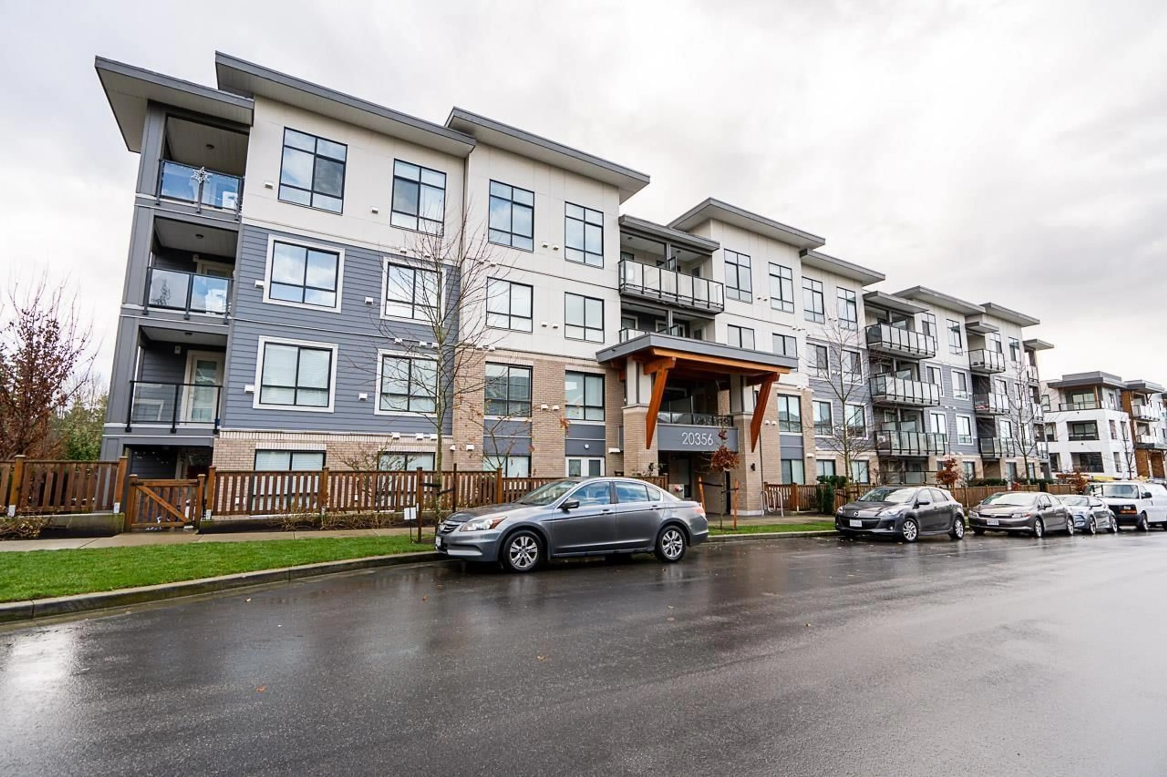 Unknown for 210 - 20356 72B, Langley British Columbia V2Y4J9