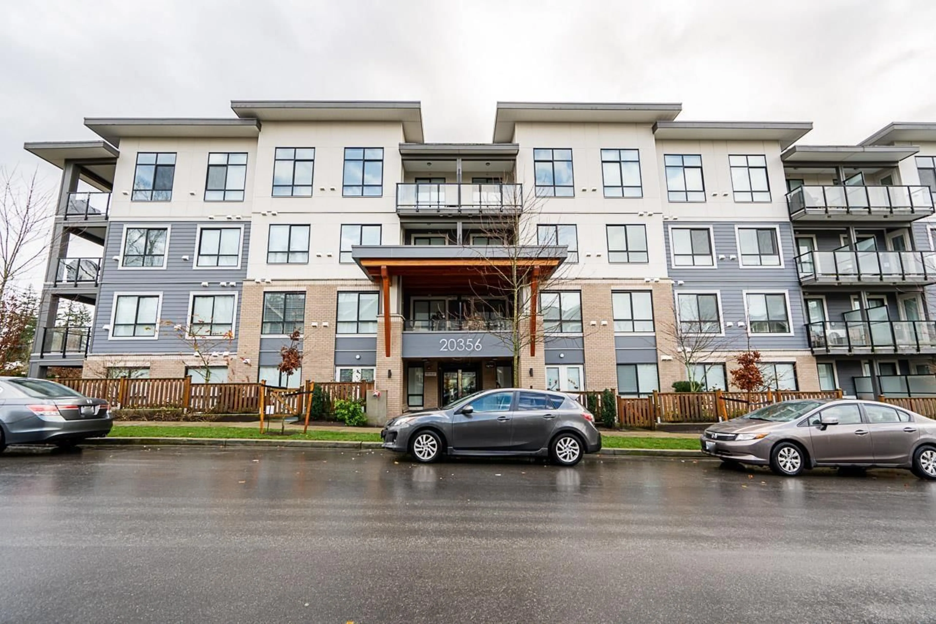 Unknown for 210 - 20356 72B, Langley British Columbia V2Y4J9