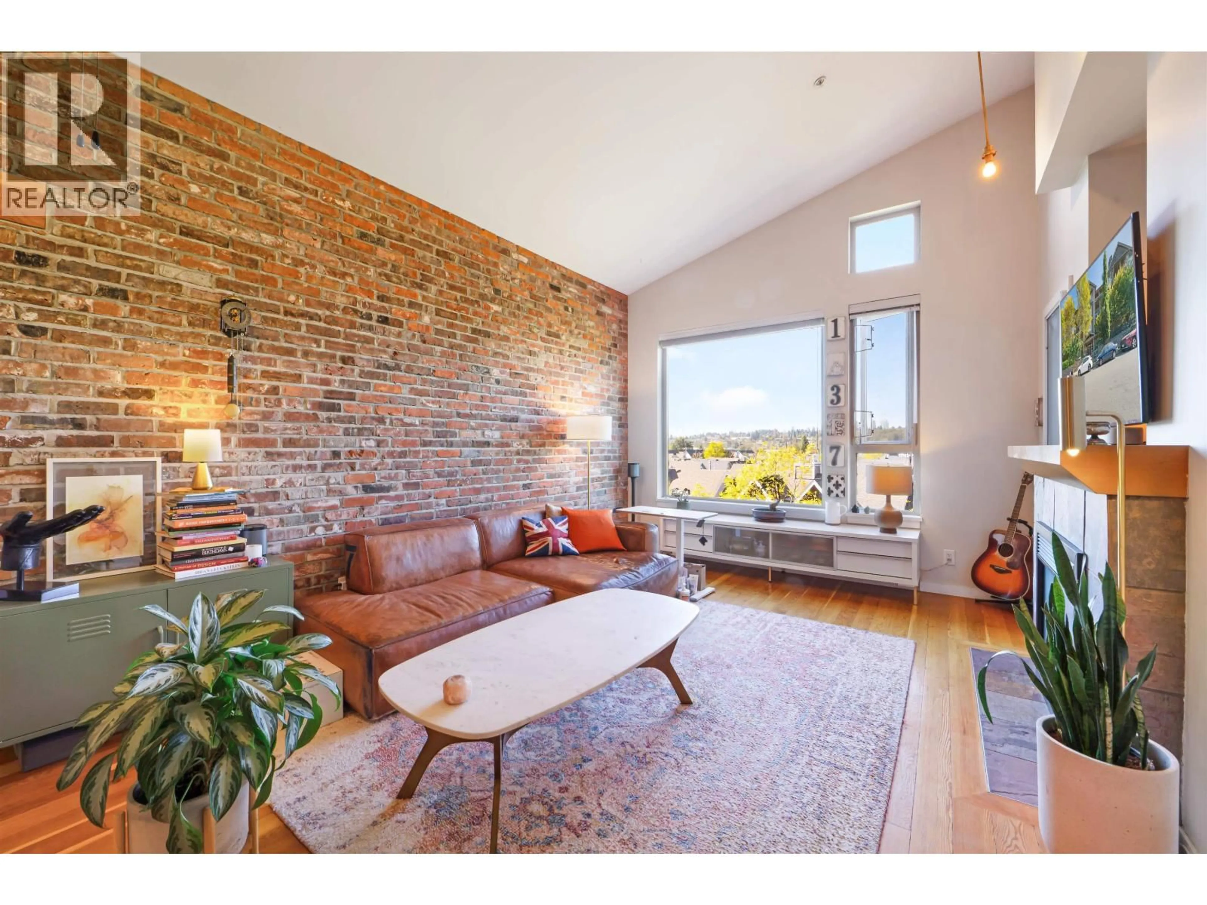 Living room with furniture, unknown for 402 - 250 SALTER STREET, New Westminster British Columbia V3M0B7