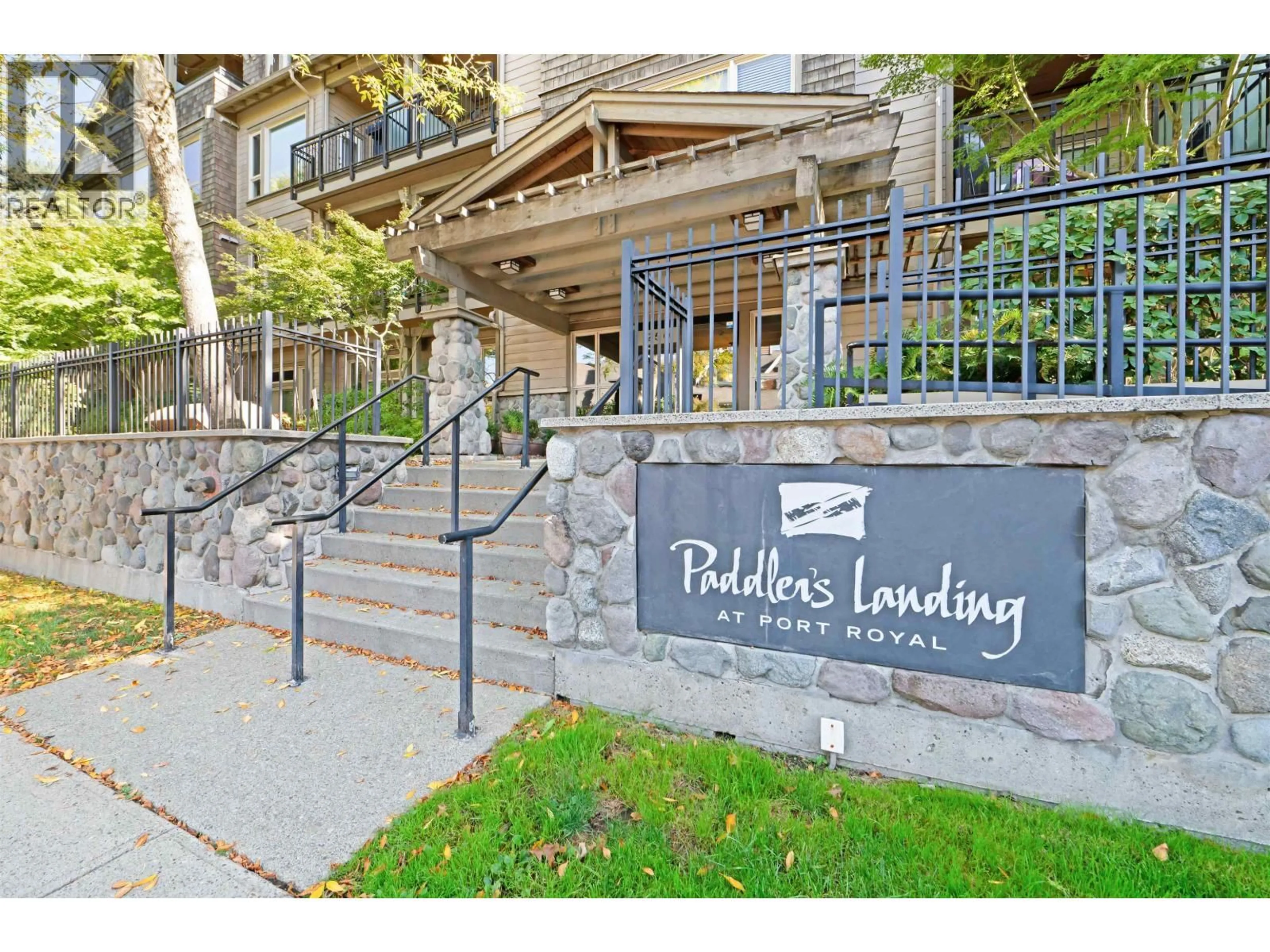 Indoor foyer for 402 - 250 SALTER STREET, New Westminster British Columbia V3M0B7