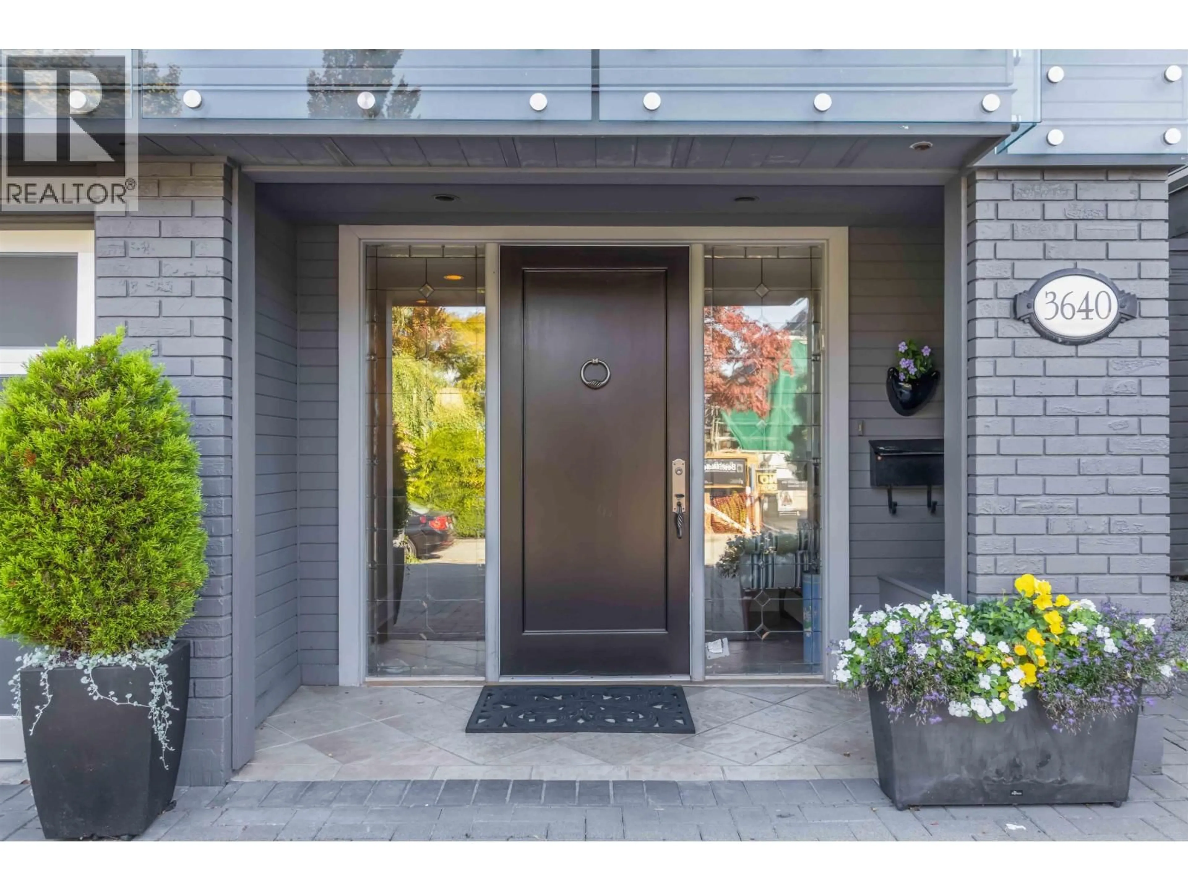 Indoor entryway for 3640 CAMERON AVENUE, Vancouver British Columbia V6R1A2