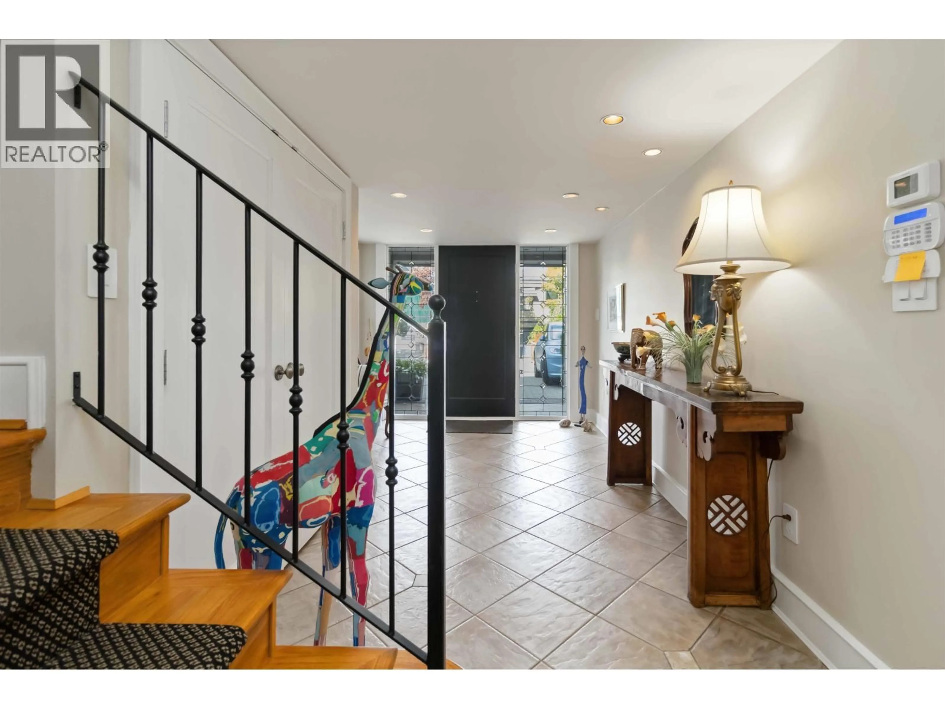 Indoor foyer for 3640 CAMERON AVENUE, Vancouver British Columbia V6R1A2