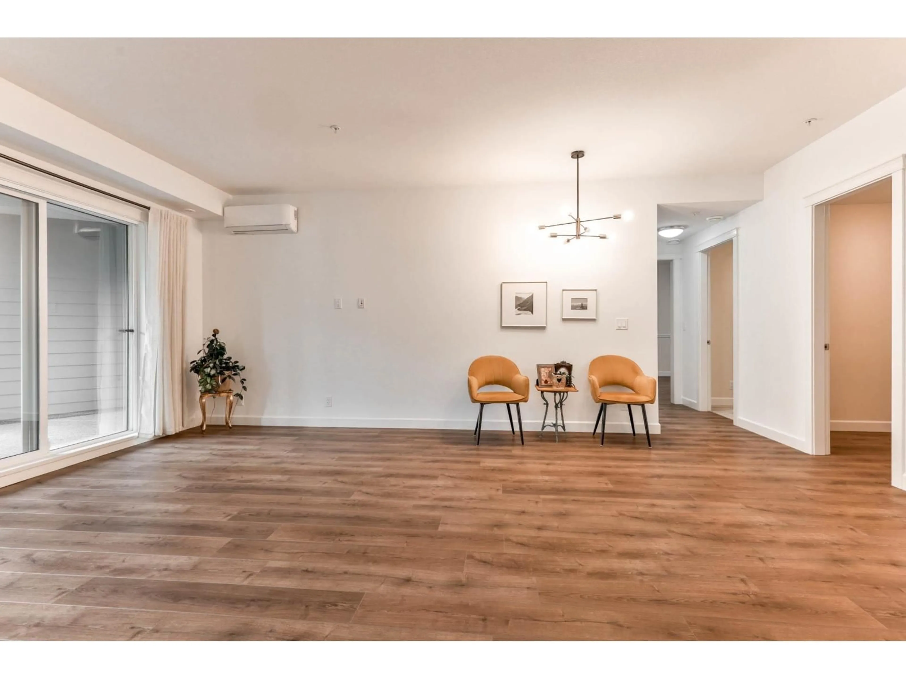 A pic of a room for 206 - 8526 202B, Langley British Columbia V2Y3L3