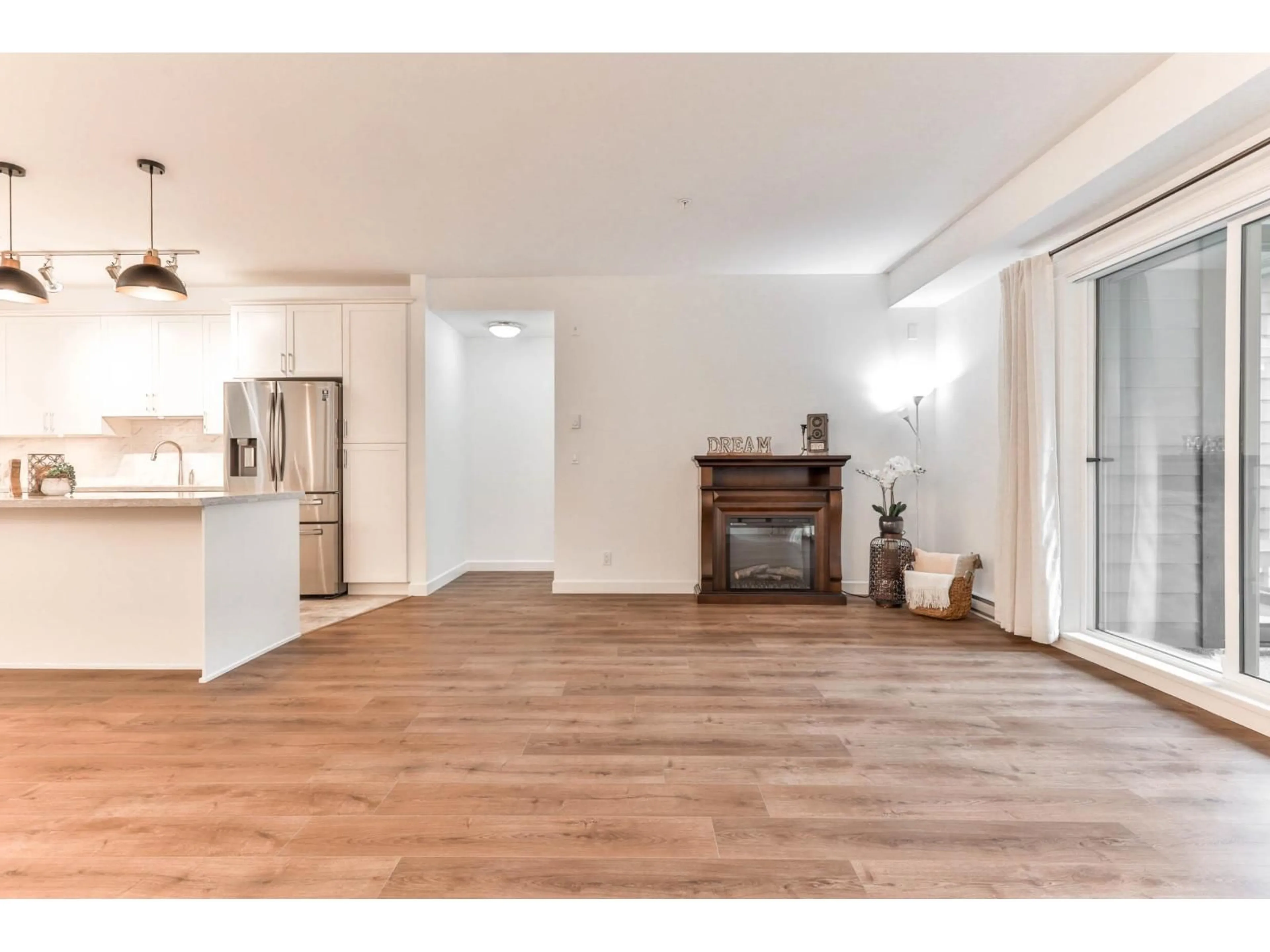 A pic of a room for 206 - 8526 202B, Langley British Columbia V2Y3L3