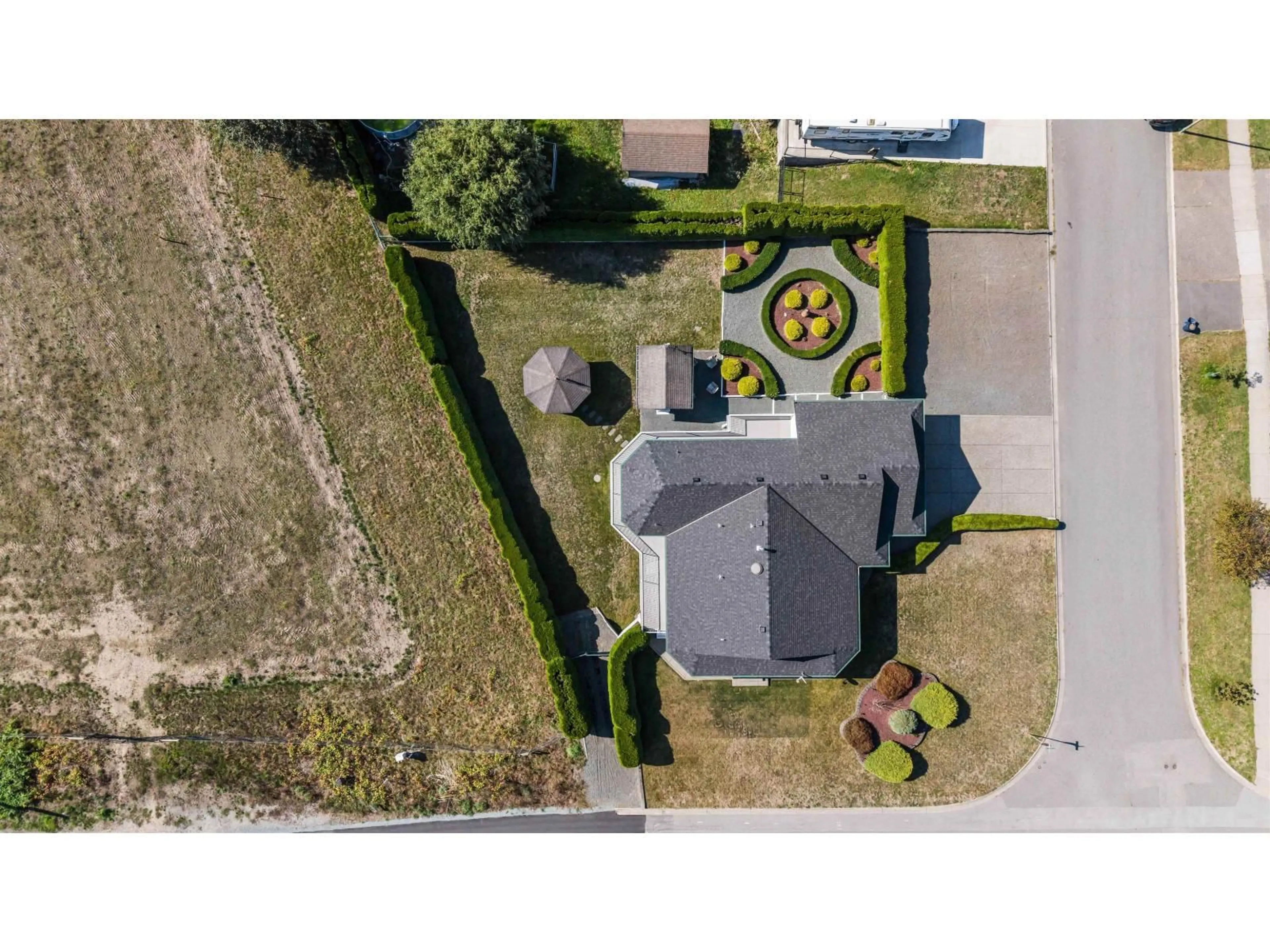 A pic from outside/outdoor area/front of a property/back of a property/a pic from drone, street for 9871 PARKWOOD DRIVE, Rosedale British Columbia V0X1X1