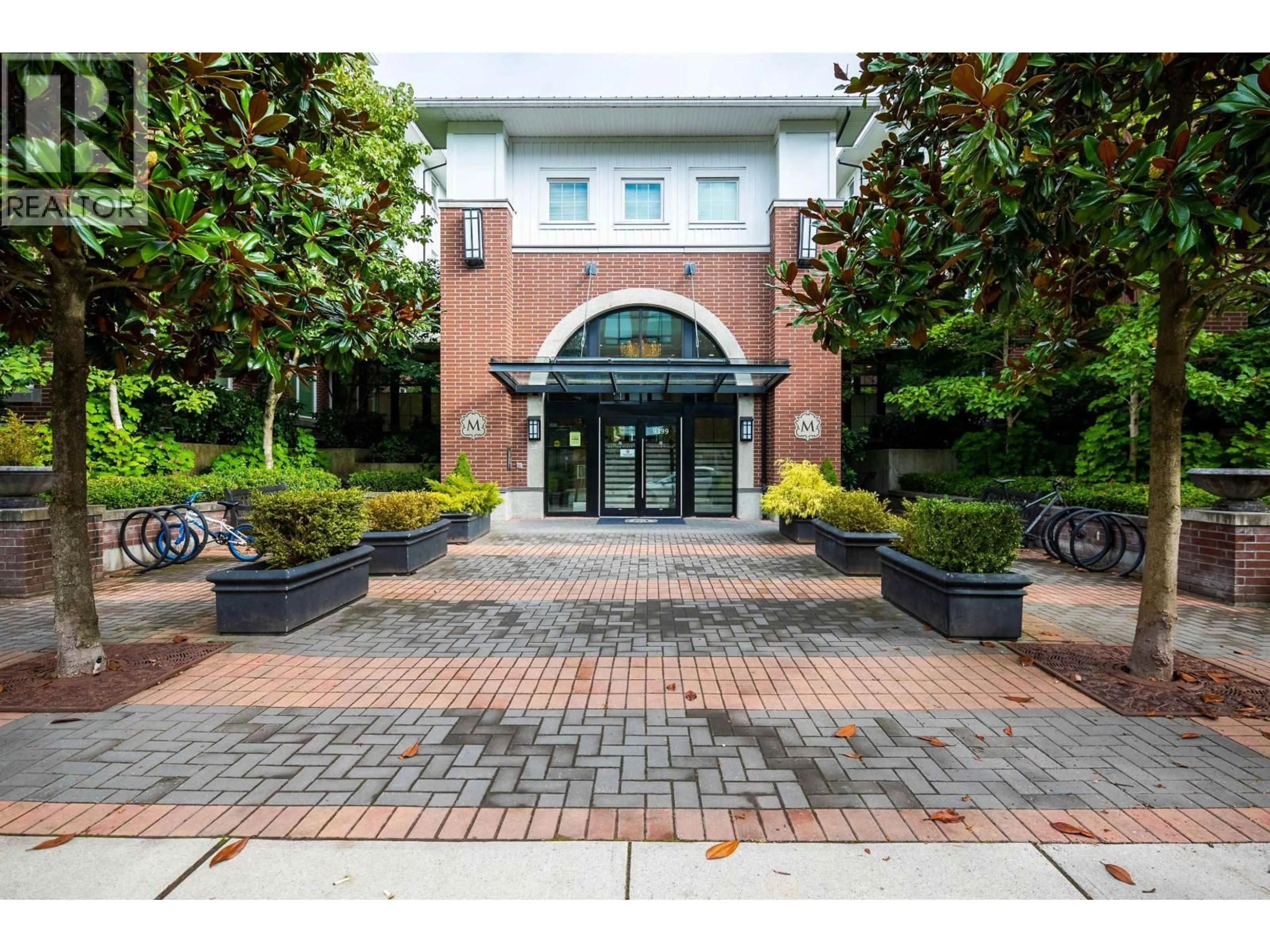 Indoor foyer for 132 - 9399 ODLIN ROAD, Richmond British Columbia V6X0J6
