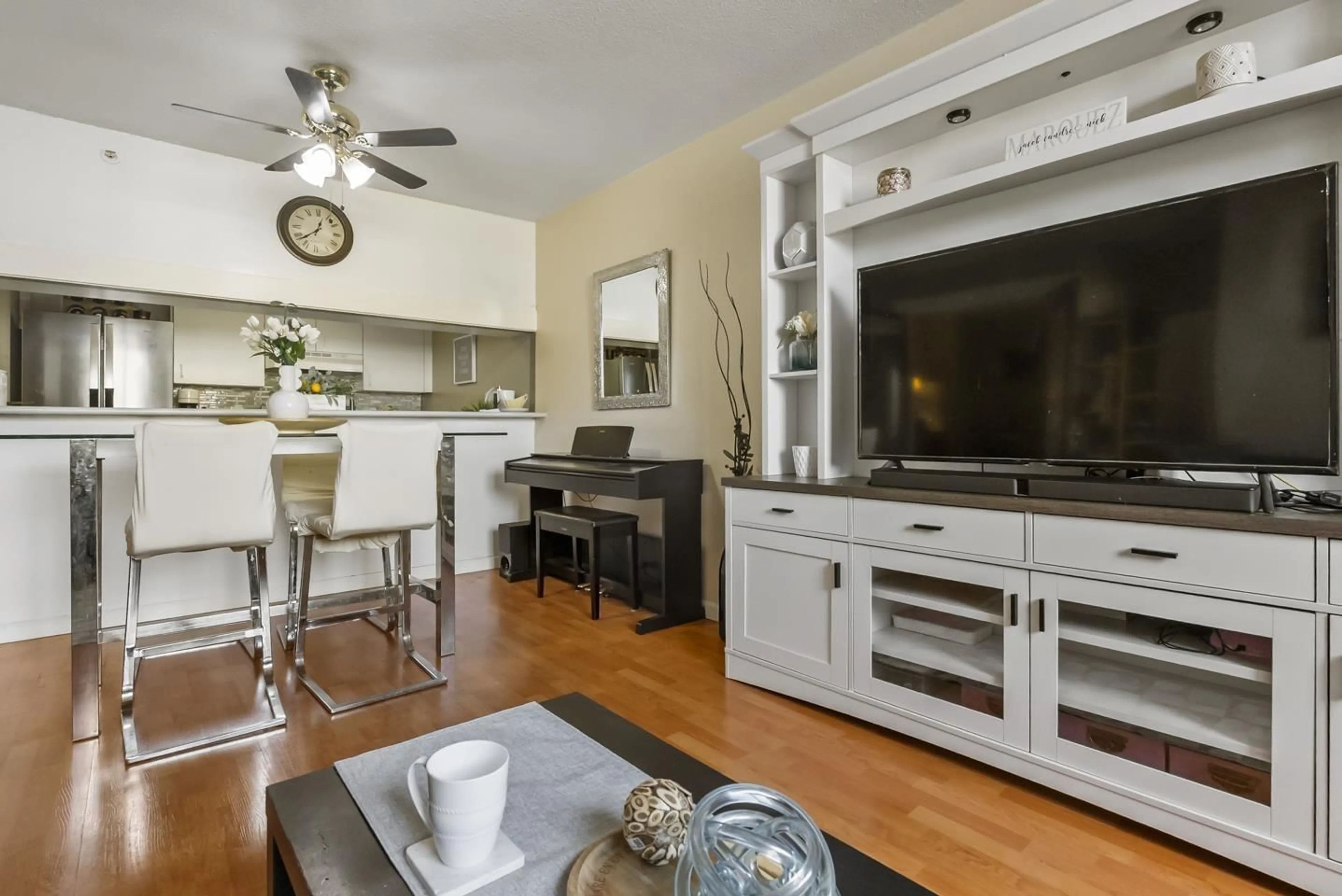 Open concept kitchen, unknown for 304 - 10523 UNIVERSITY, Surrey British Columbia V3T5T8