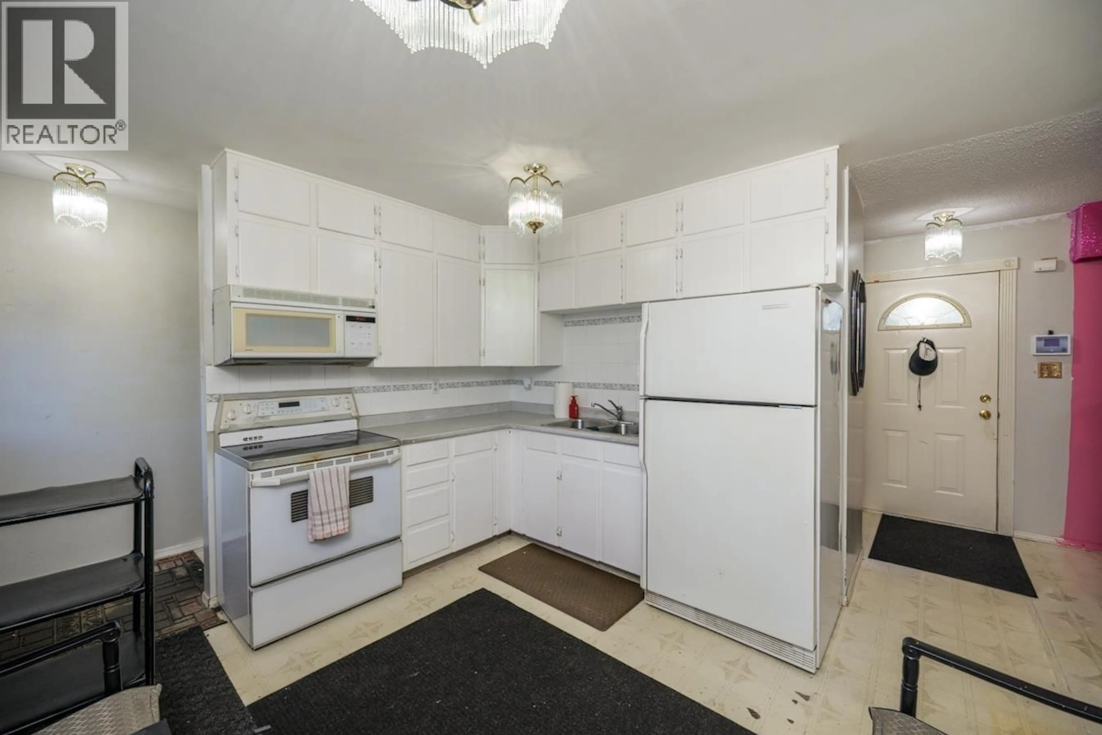 Standard kitchen, unknown for 4574 VALLEY CRESCENT, Prince George British Columbia V2M5M1