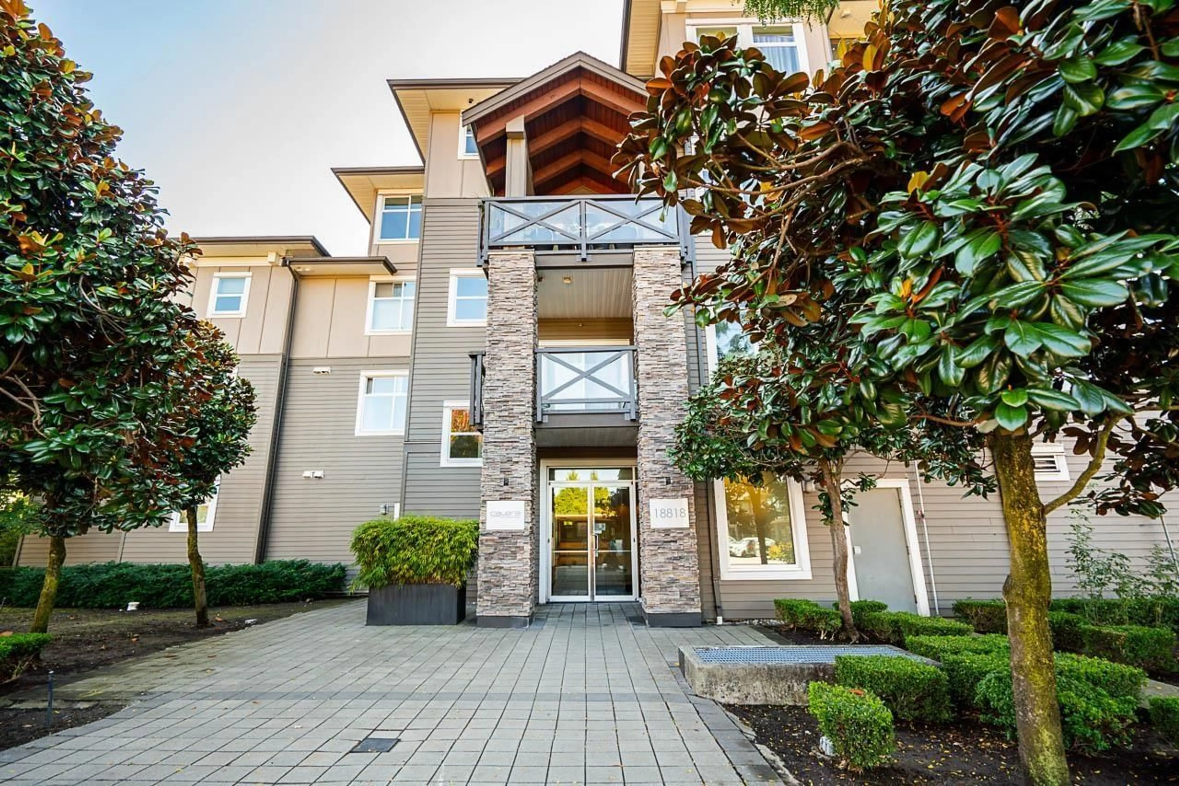 Indoor foyer for 309 - 18818 68, Surrey British Columbia V4N6K2