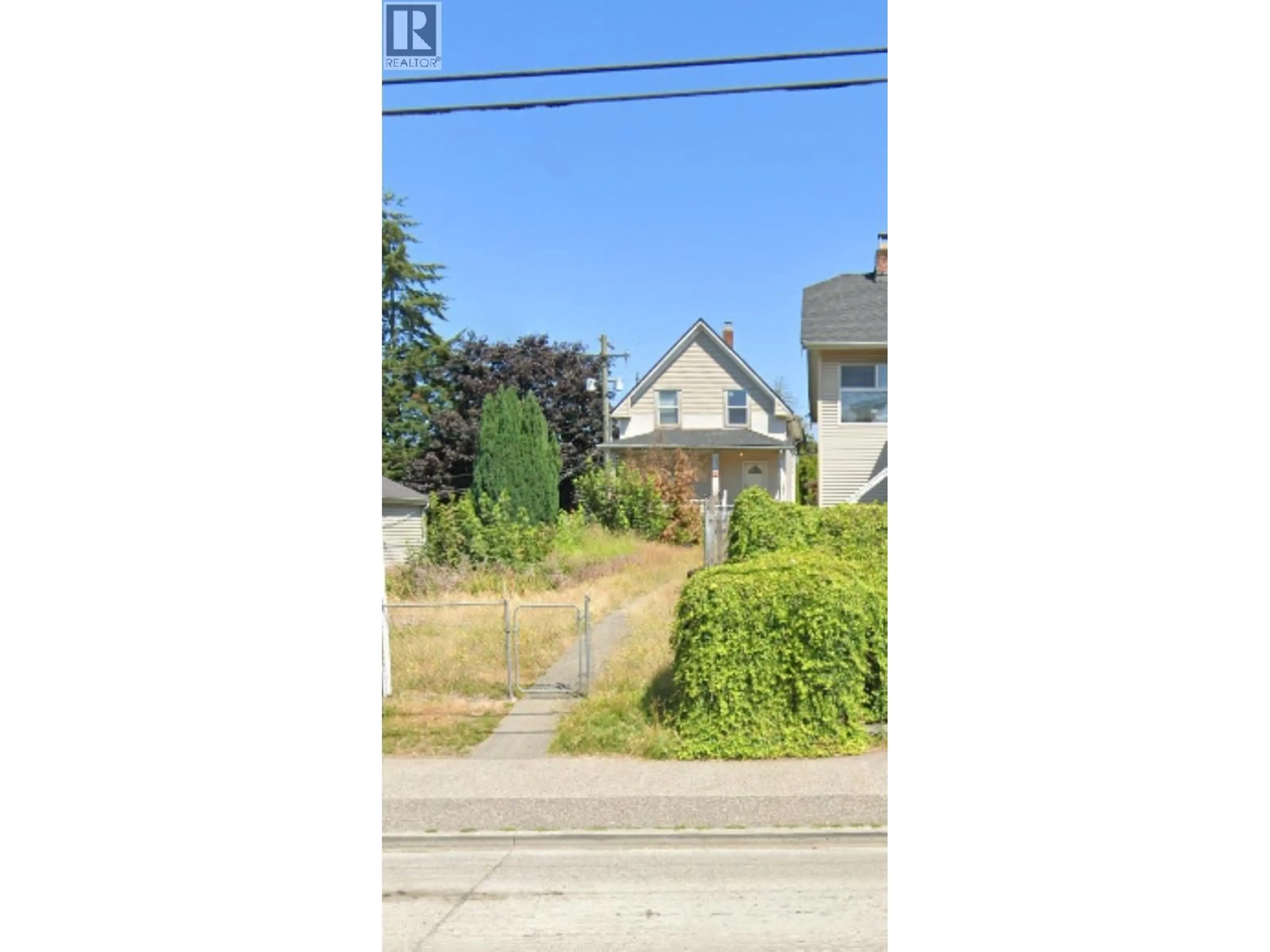 A pic from outside/outdoor area/front of a property/back of a property/a pic from drone, street for 1237 BROADWAY, Vancouver British Columbia V5T1Y8