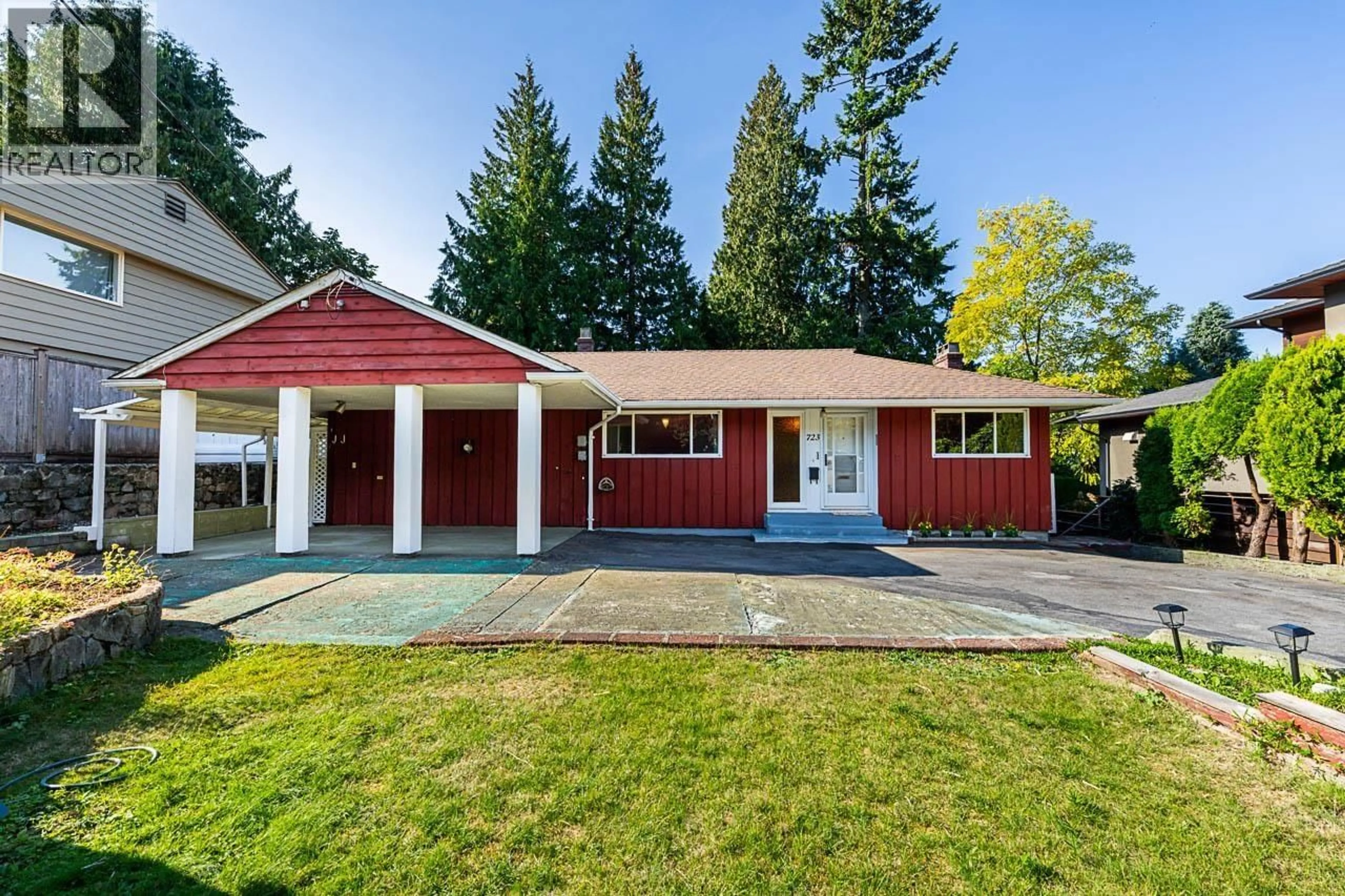 Home with vinyl exterior material, street for 723 HANDSWORTH ROAD, North Vancouver British Columbia V7R1Z9