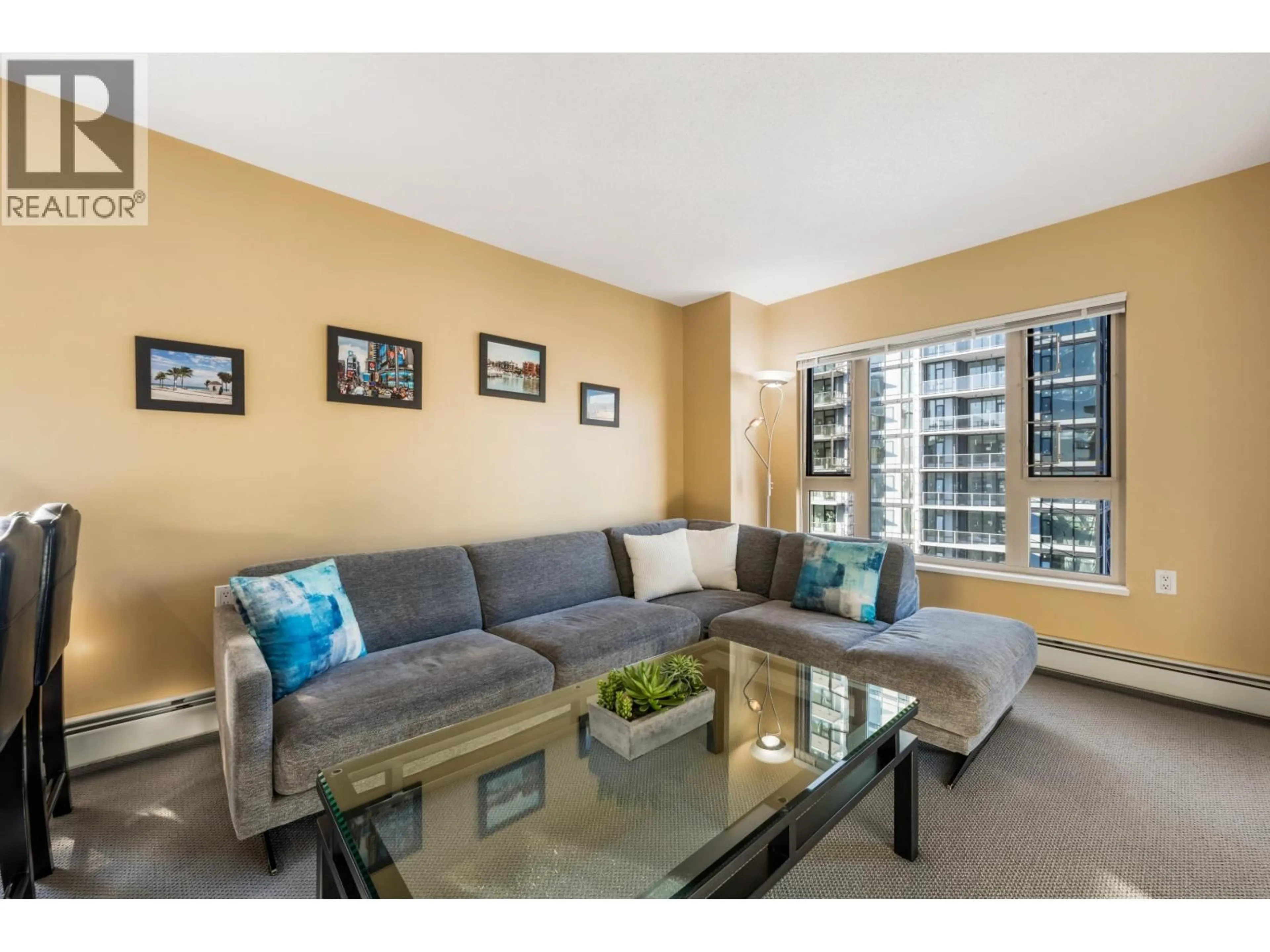 Living room with furniture, unknown for 1206 - 121 15TH STREET, North Vancouver British Columbia V7M1R8