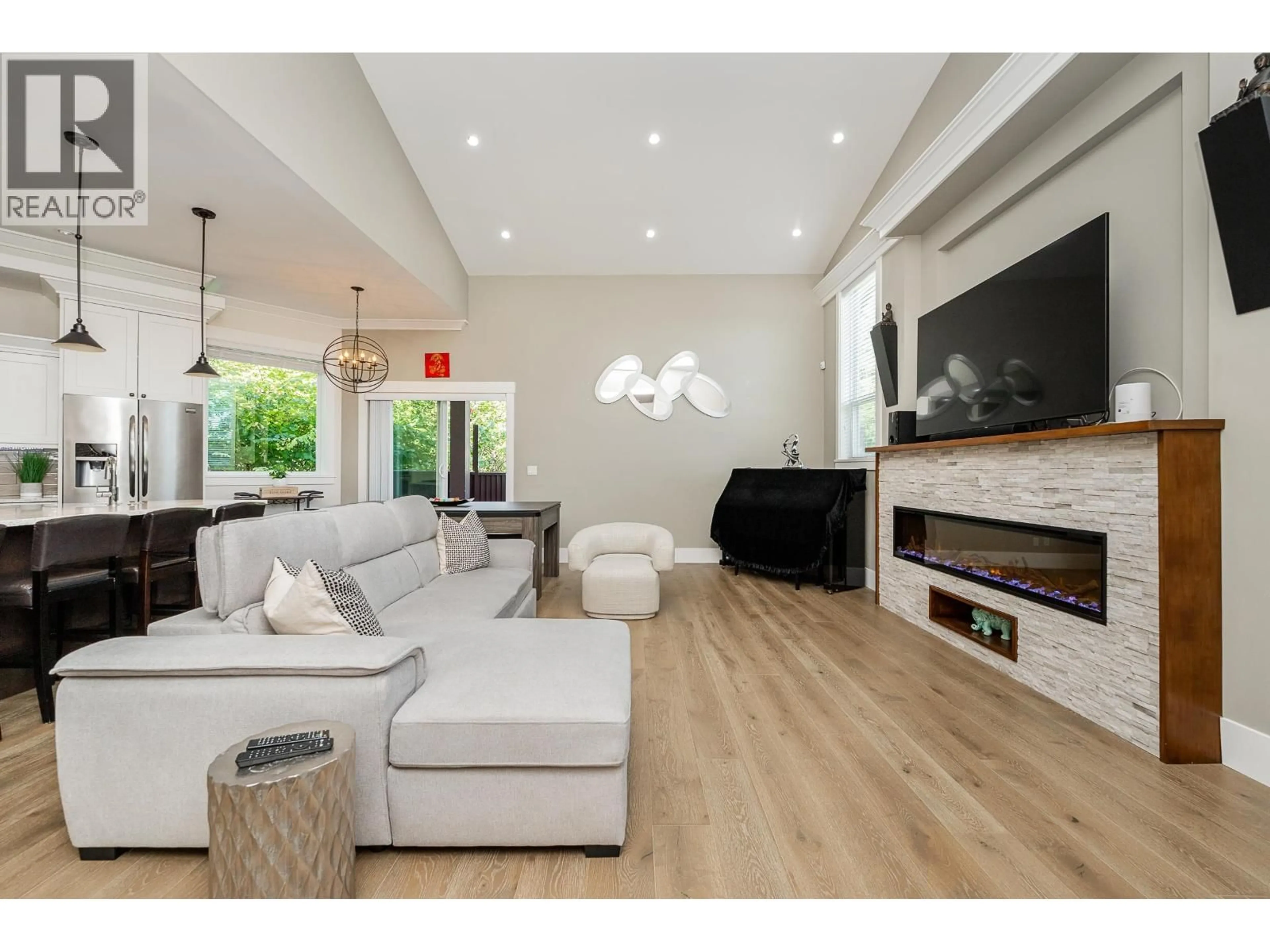 Living room with furniture, unknown for 1238 ROCKLIN STREET, Coquitlam British Columbia V3B2W7