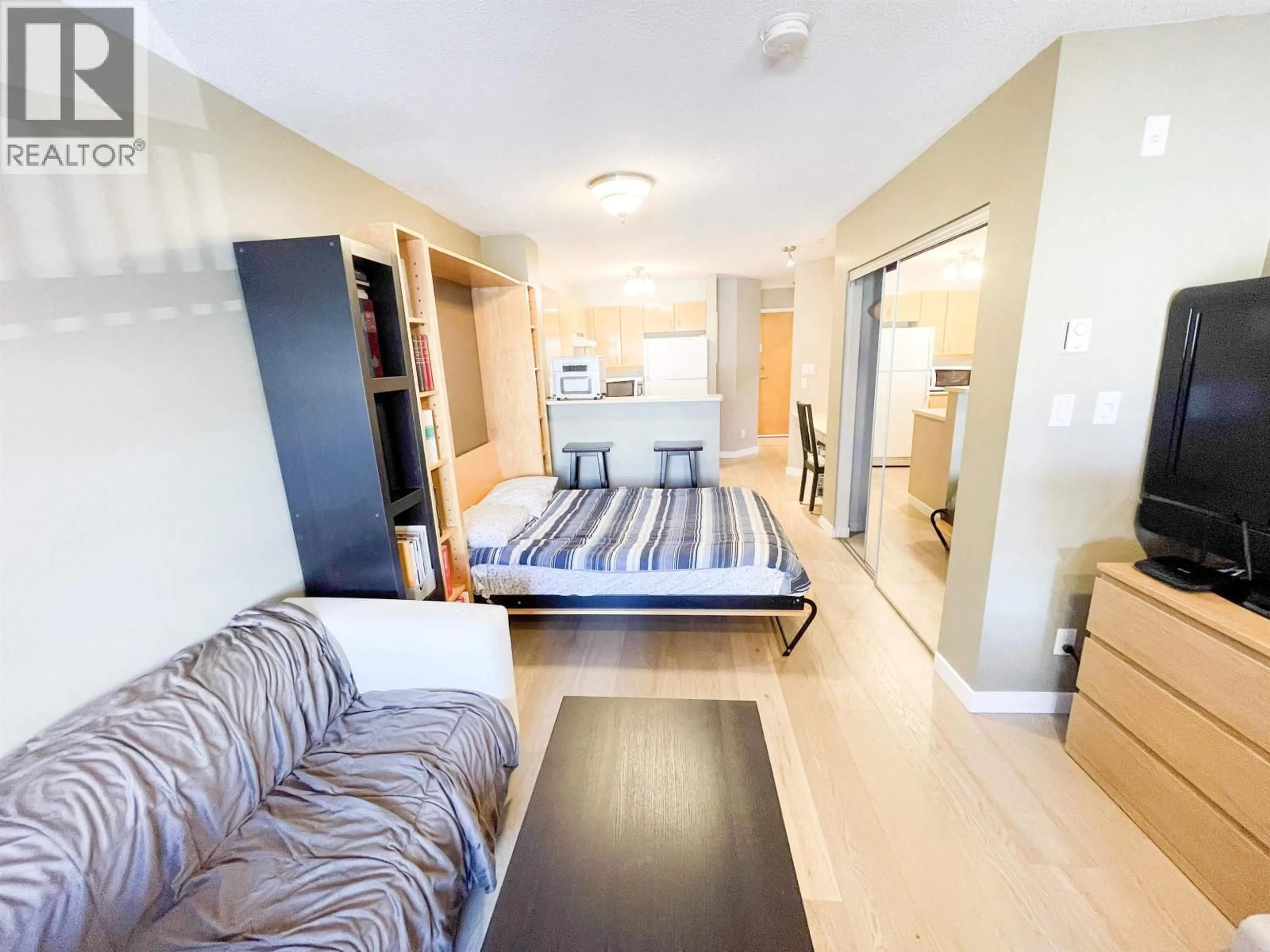 A pic of a room for 219 - 2680 4TH AVENUE, Vancouver British Columbia V6K4S3