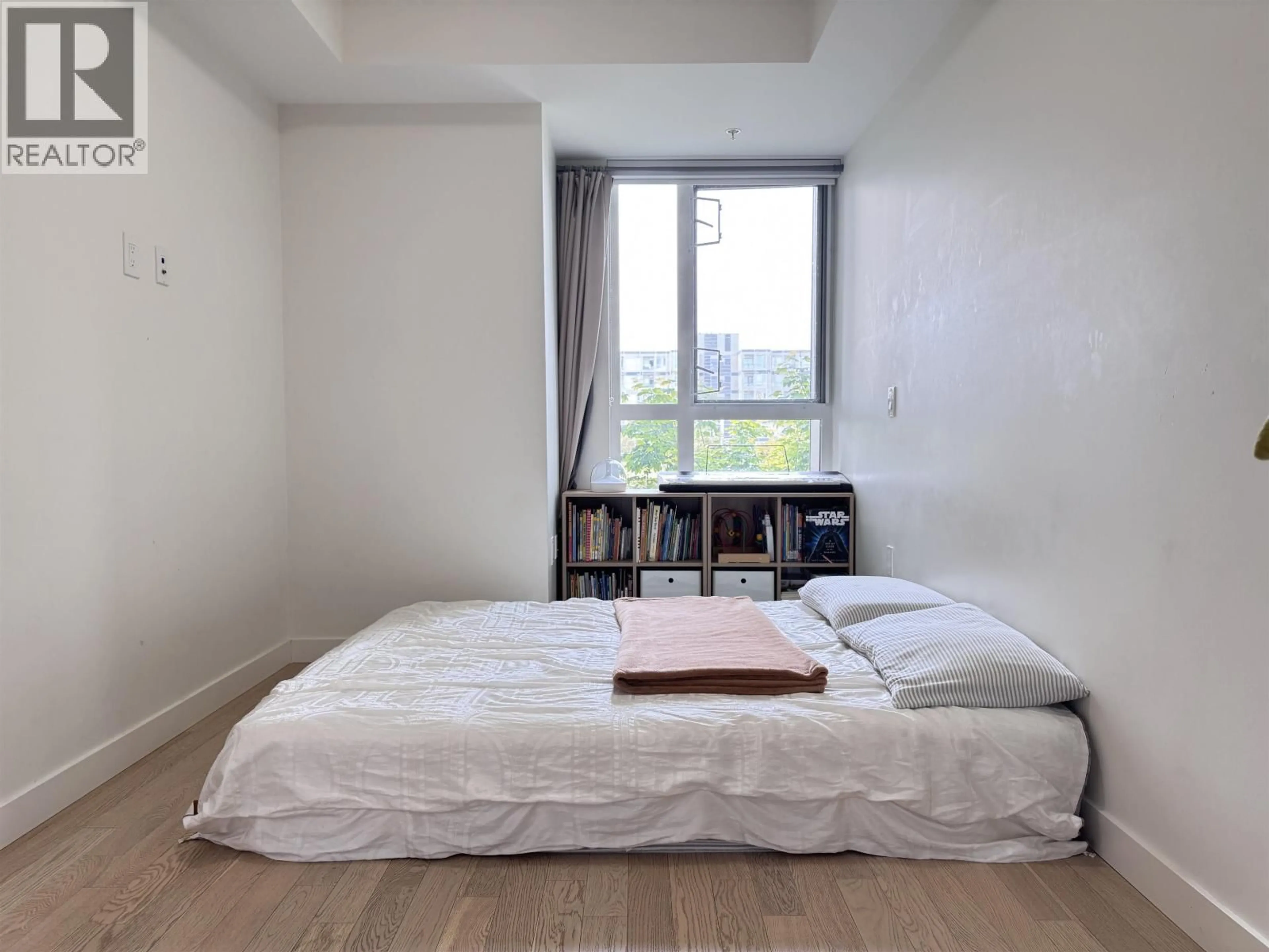 Bedroom with bed, unknown for 221 - 4033 MAY DRIVE, Richmond British Columbia V6X0T3