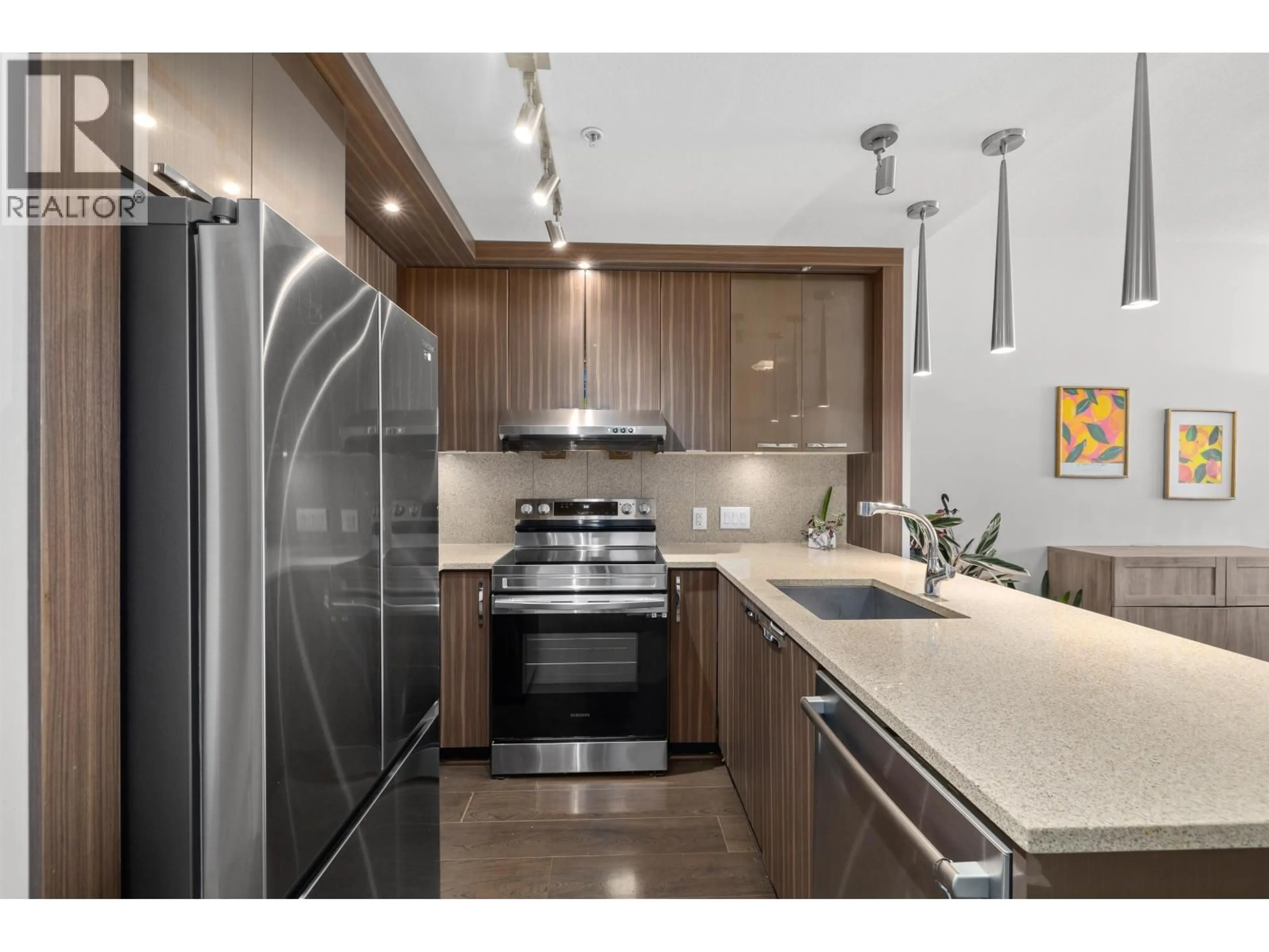 Unknown for 305 - 733 14TH STREET, North Vancouver British Columbia V7M0C6