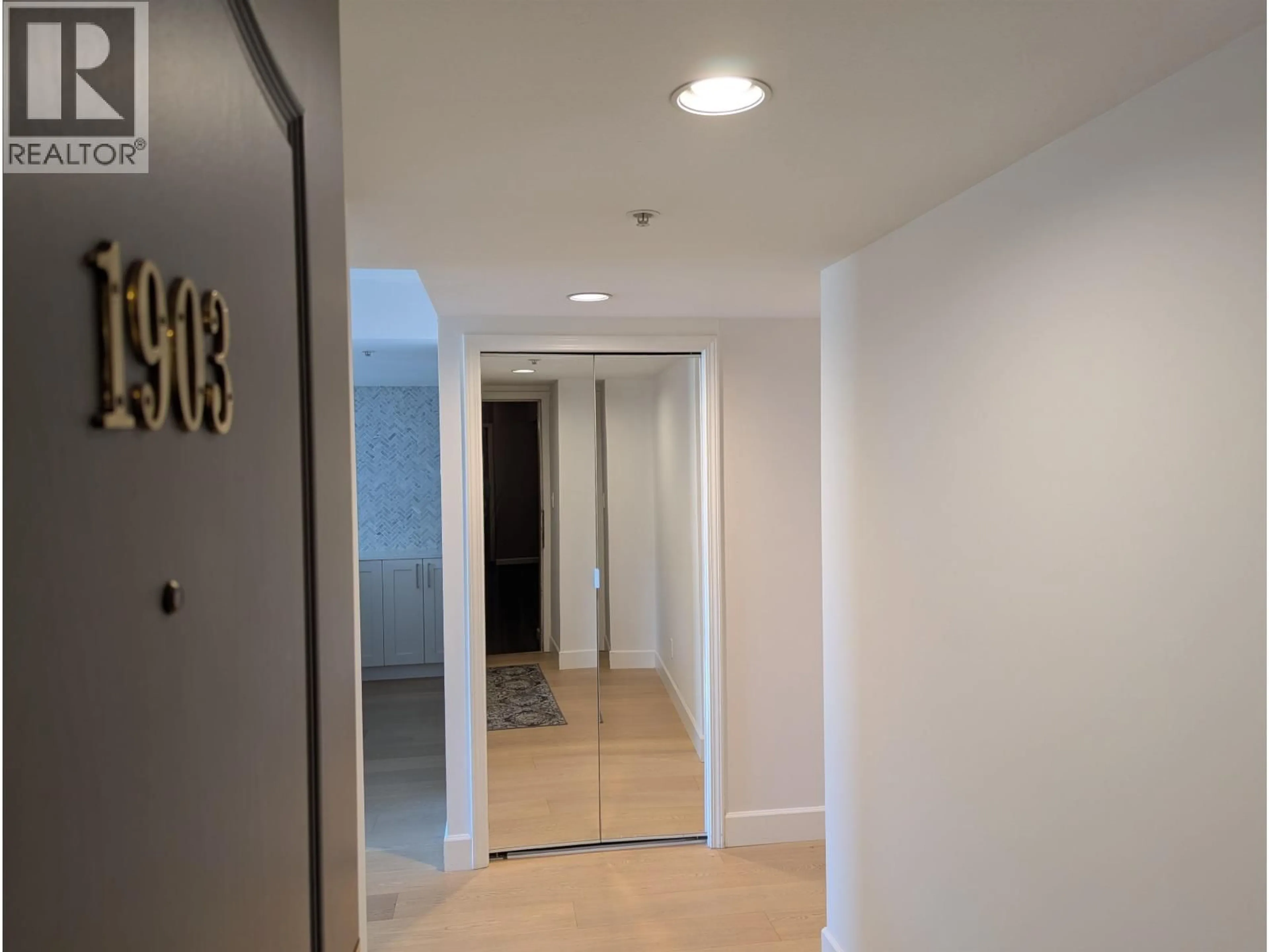 Indoor foyer for 1903 - 867 HAMILTON STREET, Vancouver British Columbia V6B6B7