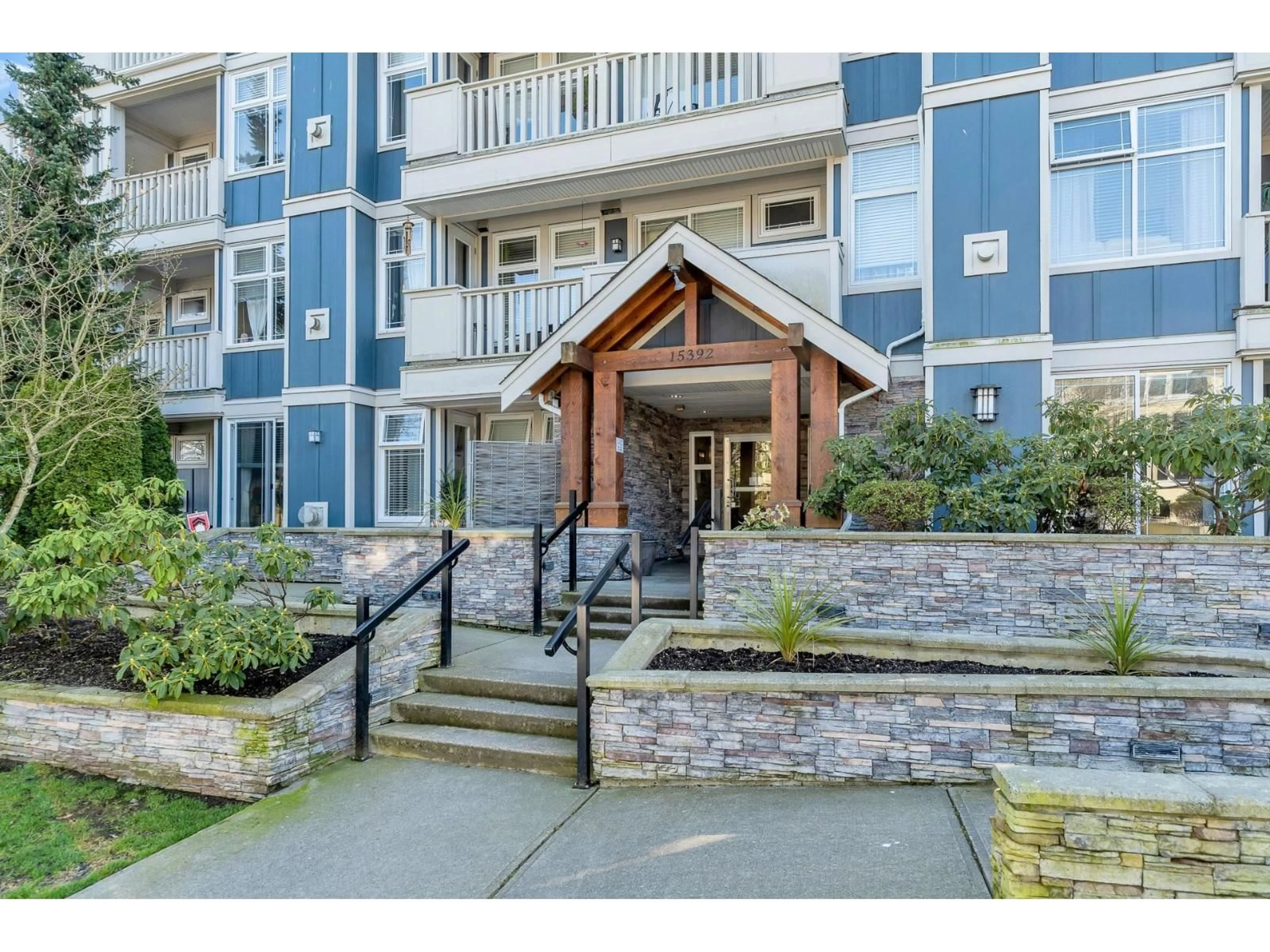 Indoor entryway for 304 - 15392 16A, Surrey British Columbia V4A1S9