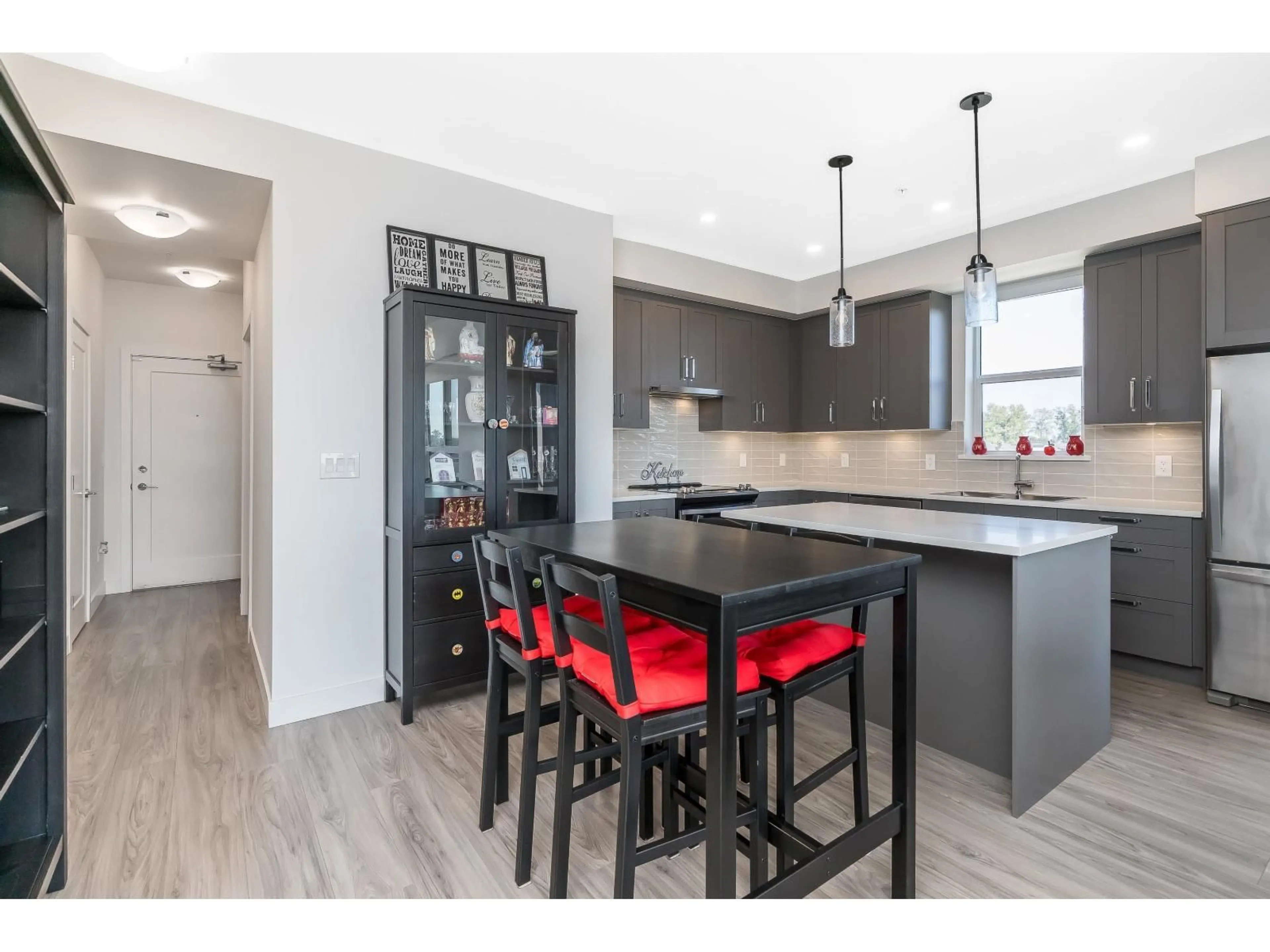 Open concept kitchen, unknown for 414 - 18811 72, Surrey British Columbia V4N6W7