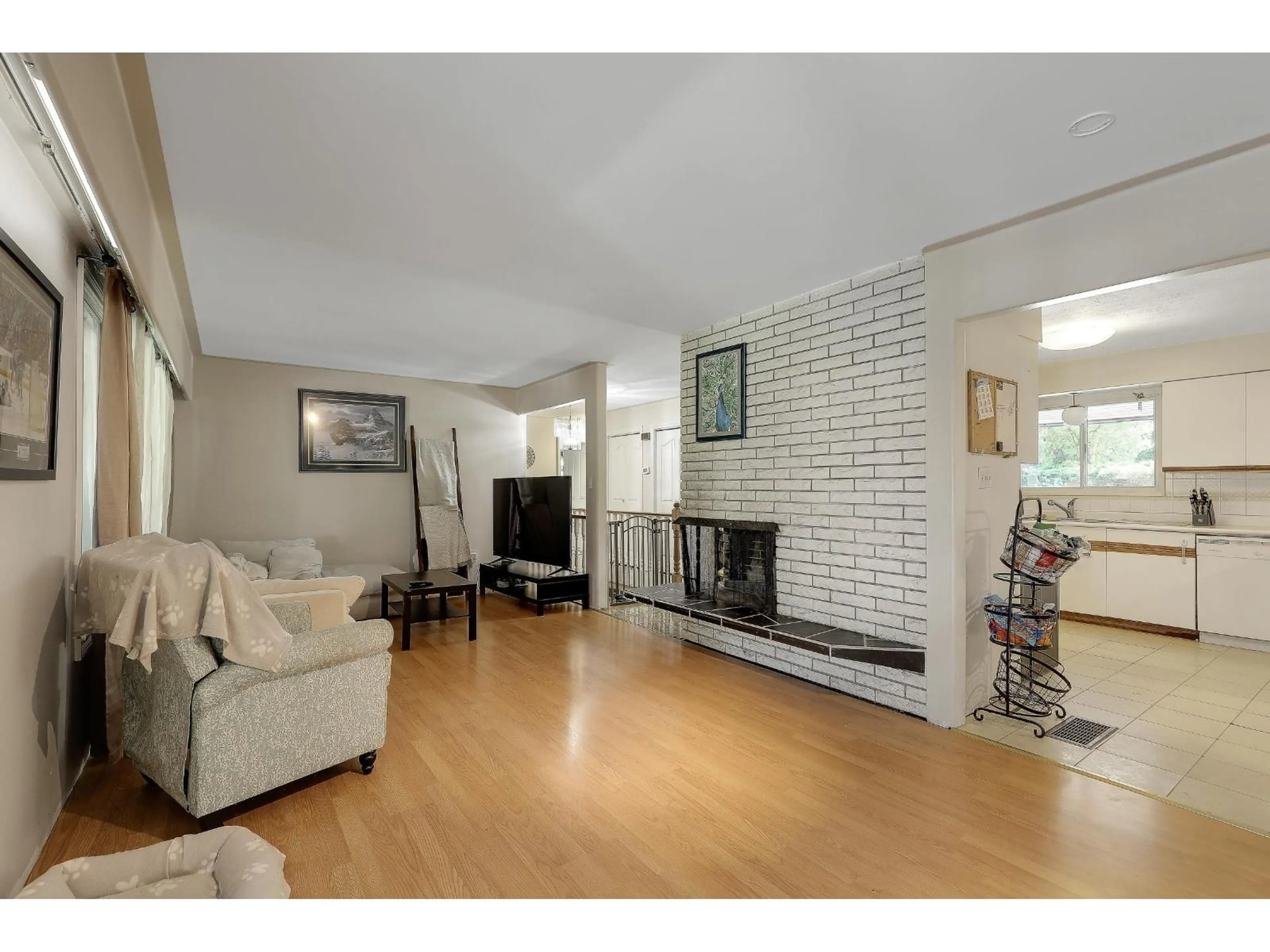 Living room with furniture, unknown for 14373 115 AVENUE, Surrey British Columbia V3R2P9