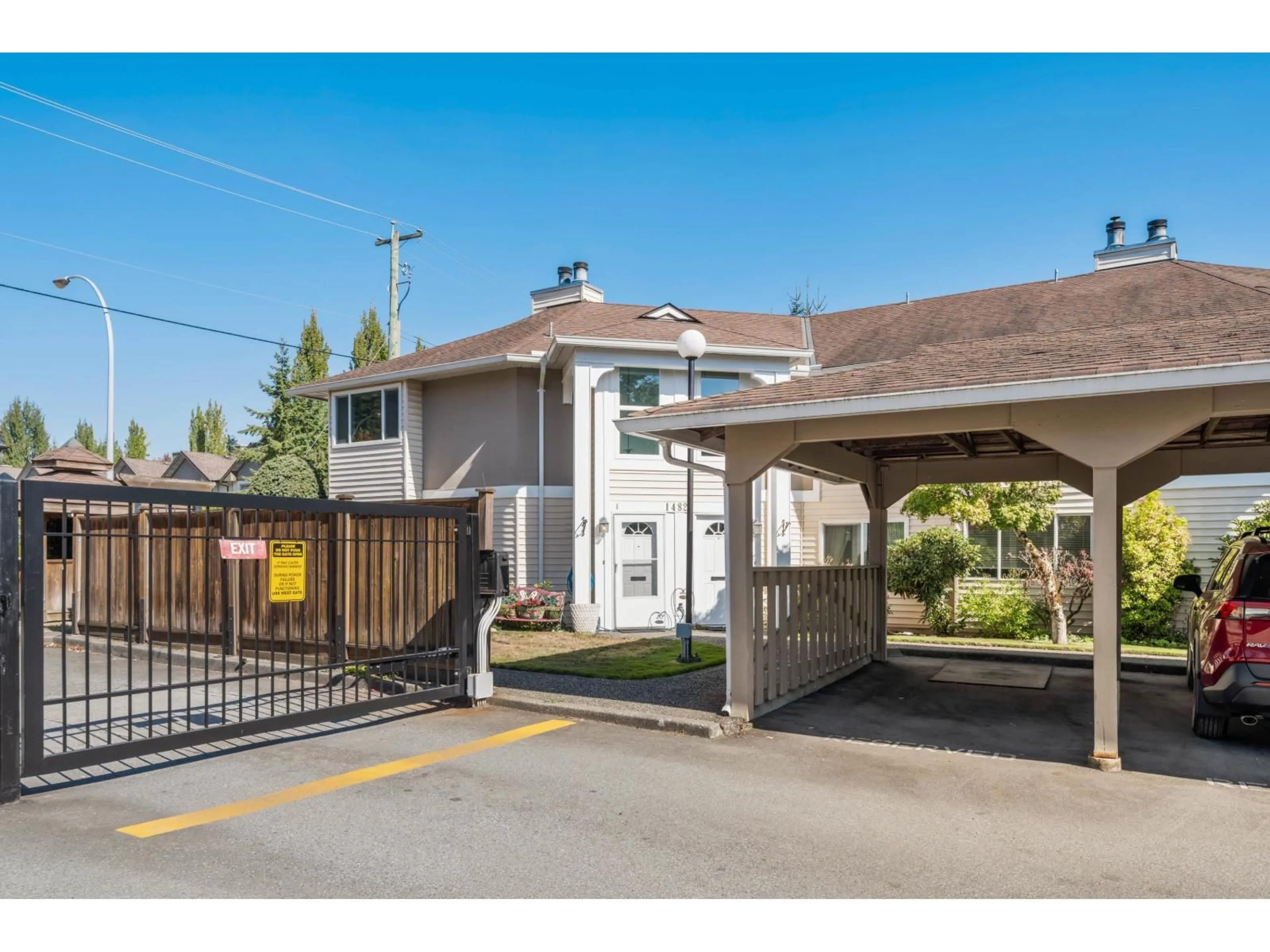 Unknown for 1 - 14820 100, Surrey British Columbia V3R9A5