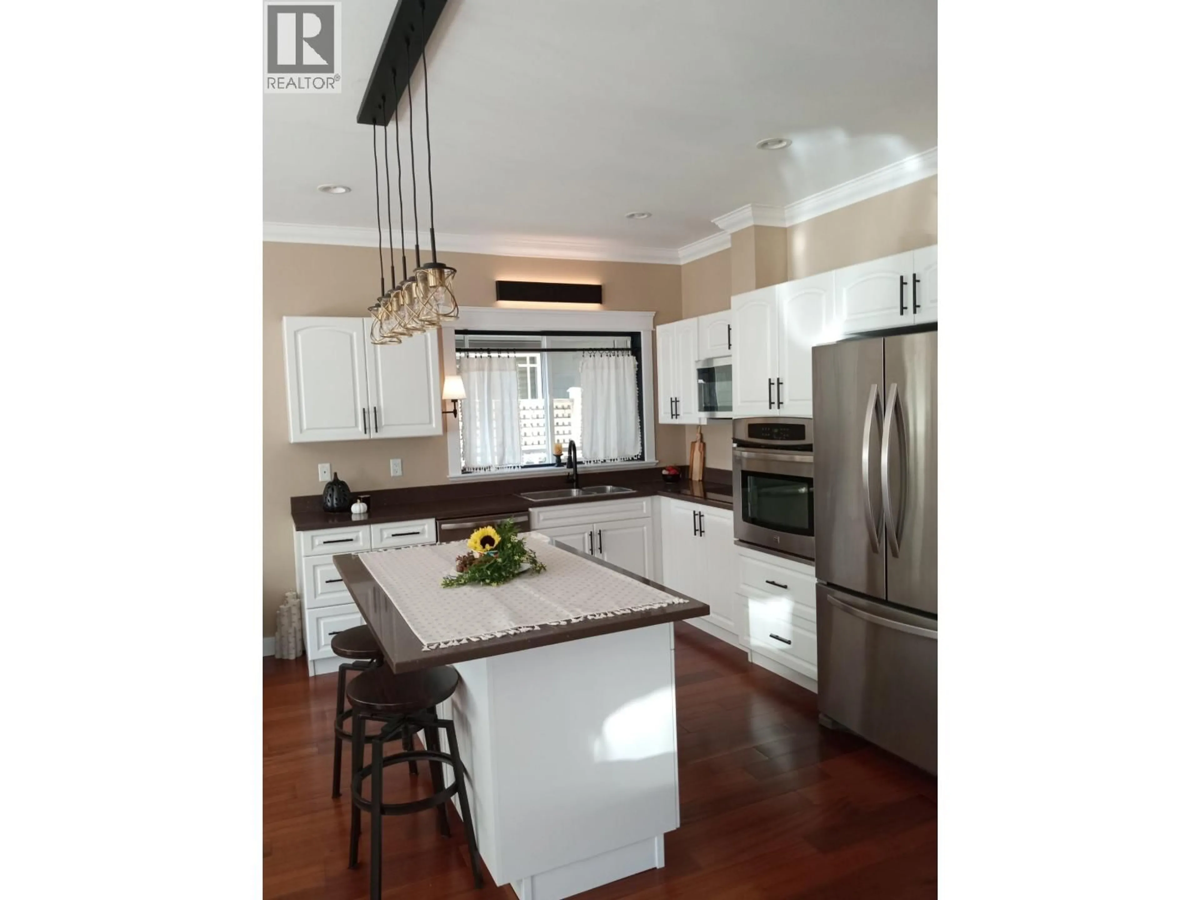 Open concept kitchen, unknown for 764 GERUSSI LANE, Gibsons British Columbia V0N1V7