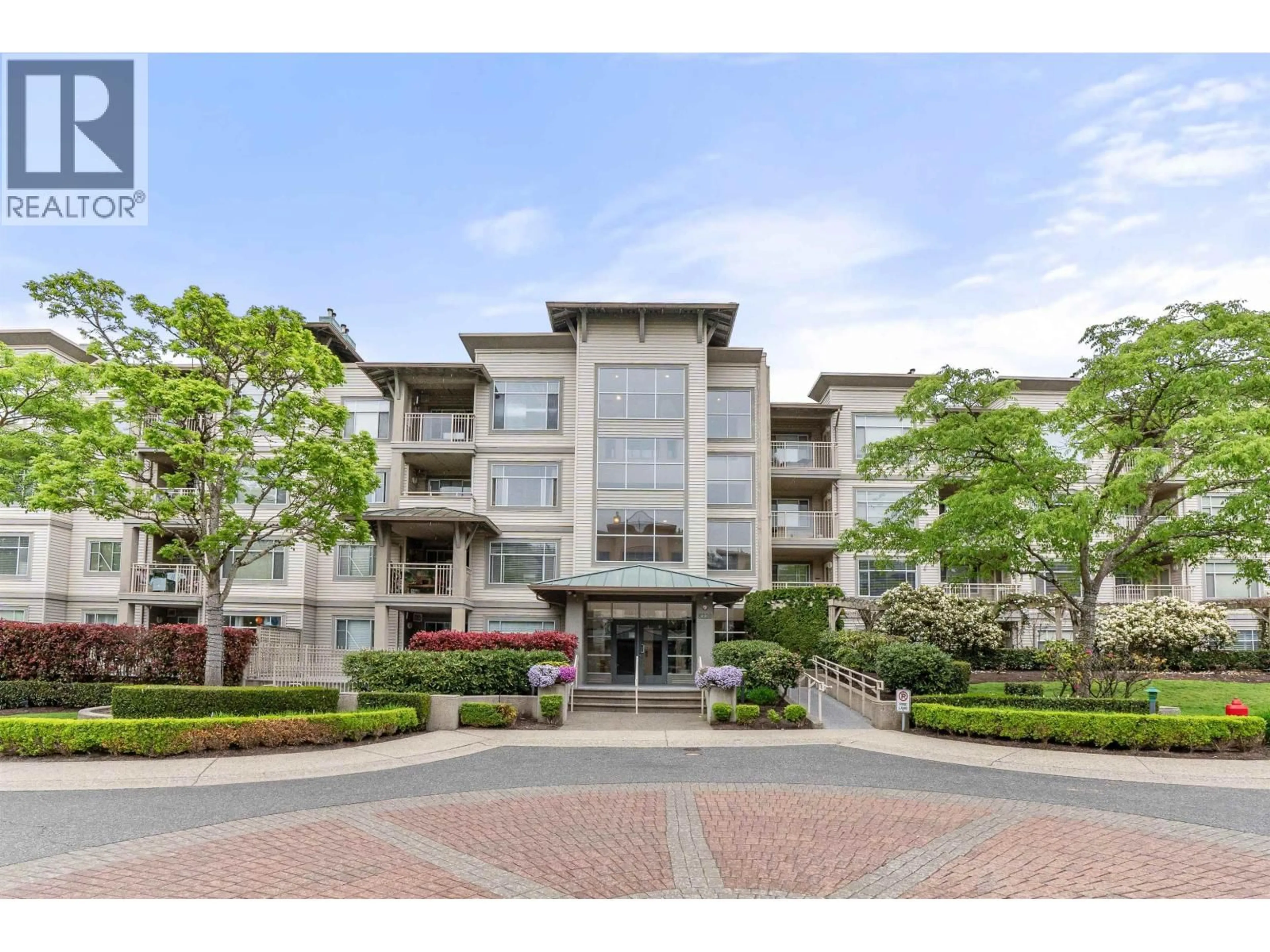 Indoor foyer for 216 - 8220 JONES ROAD, Richmond British Columbia V6Y3Z7