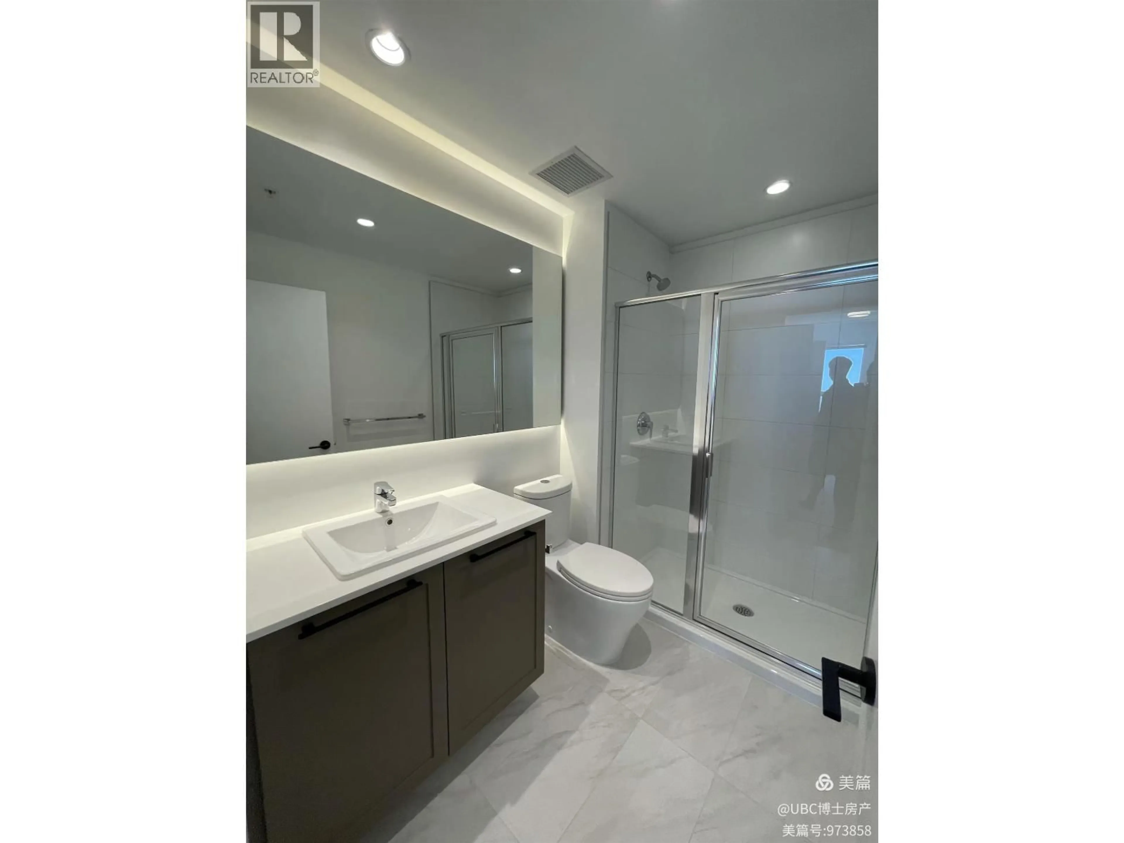 A pic of a room for 306 - 9228 SLOPES MEWS, Burnaby British Columbia V5A0E9